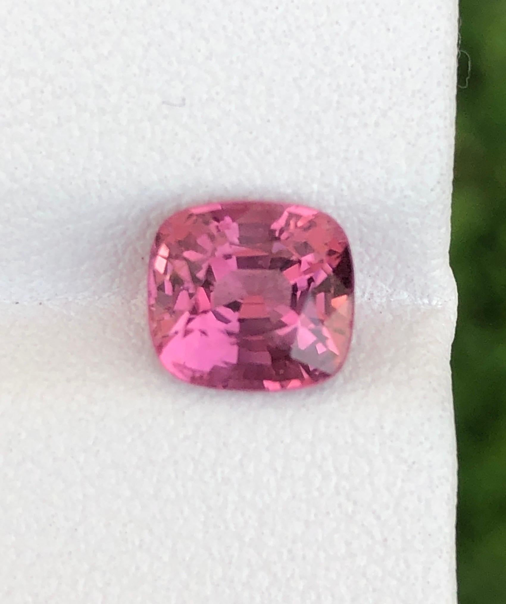 Natural Pink Spinel 2.05 ct  In New Condition For Sale In Bangkok, TH