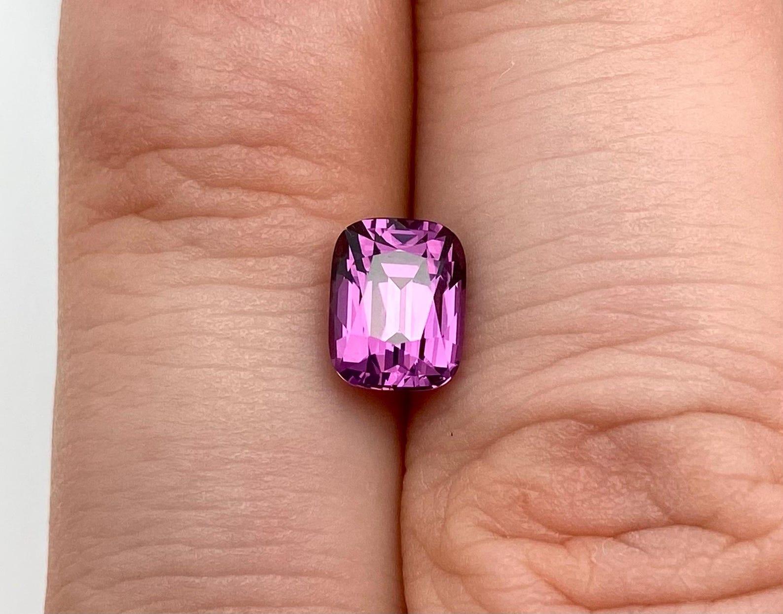 Espinela rosa natural Gema suelta 2,69 ct, talla cojín, Birmania, Certificado GFCO en venta 5