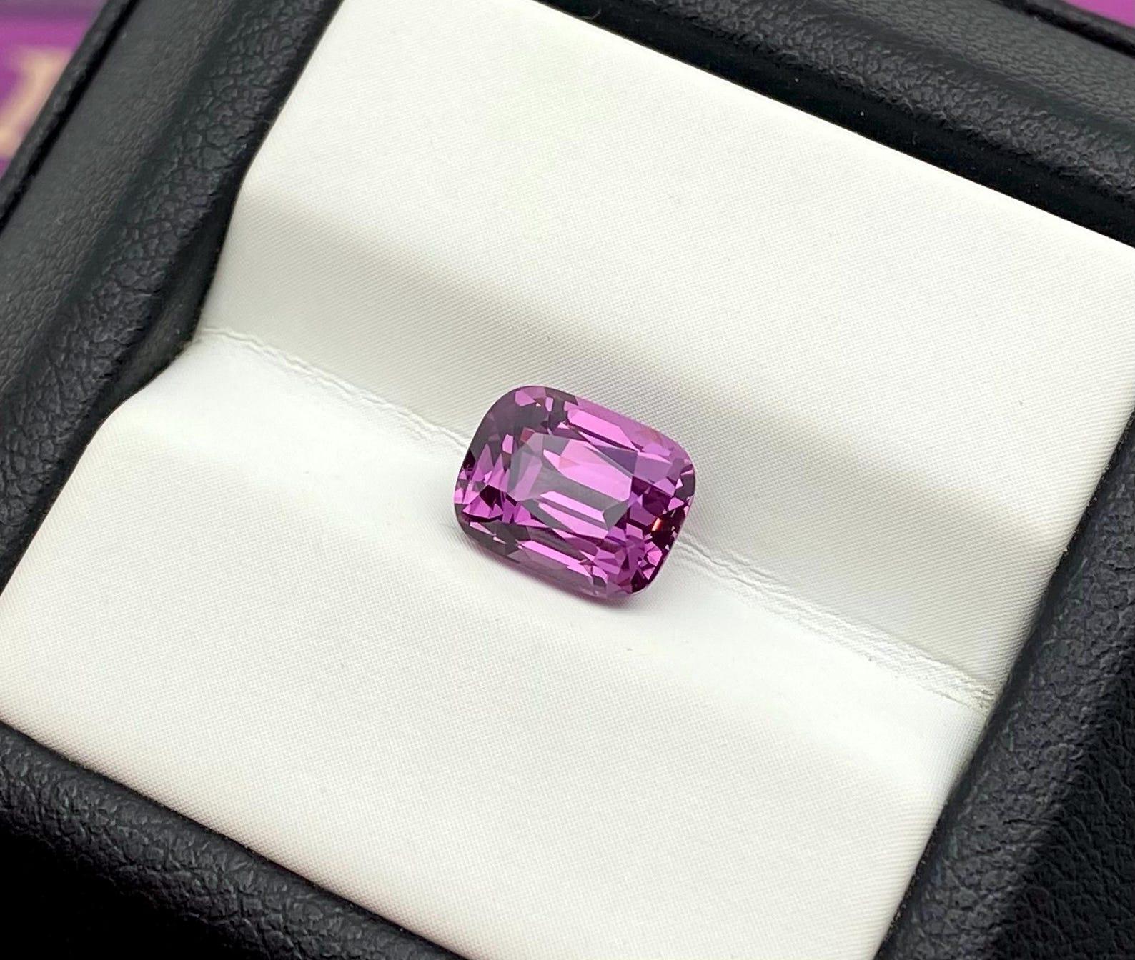 Espinela rosa natural Gema suelta 2,69 ct, talla cojín, Birmania, Certificado GFCO en venta 4