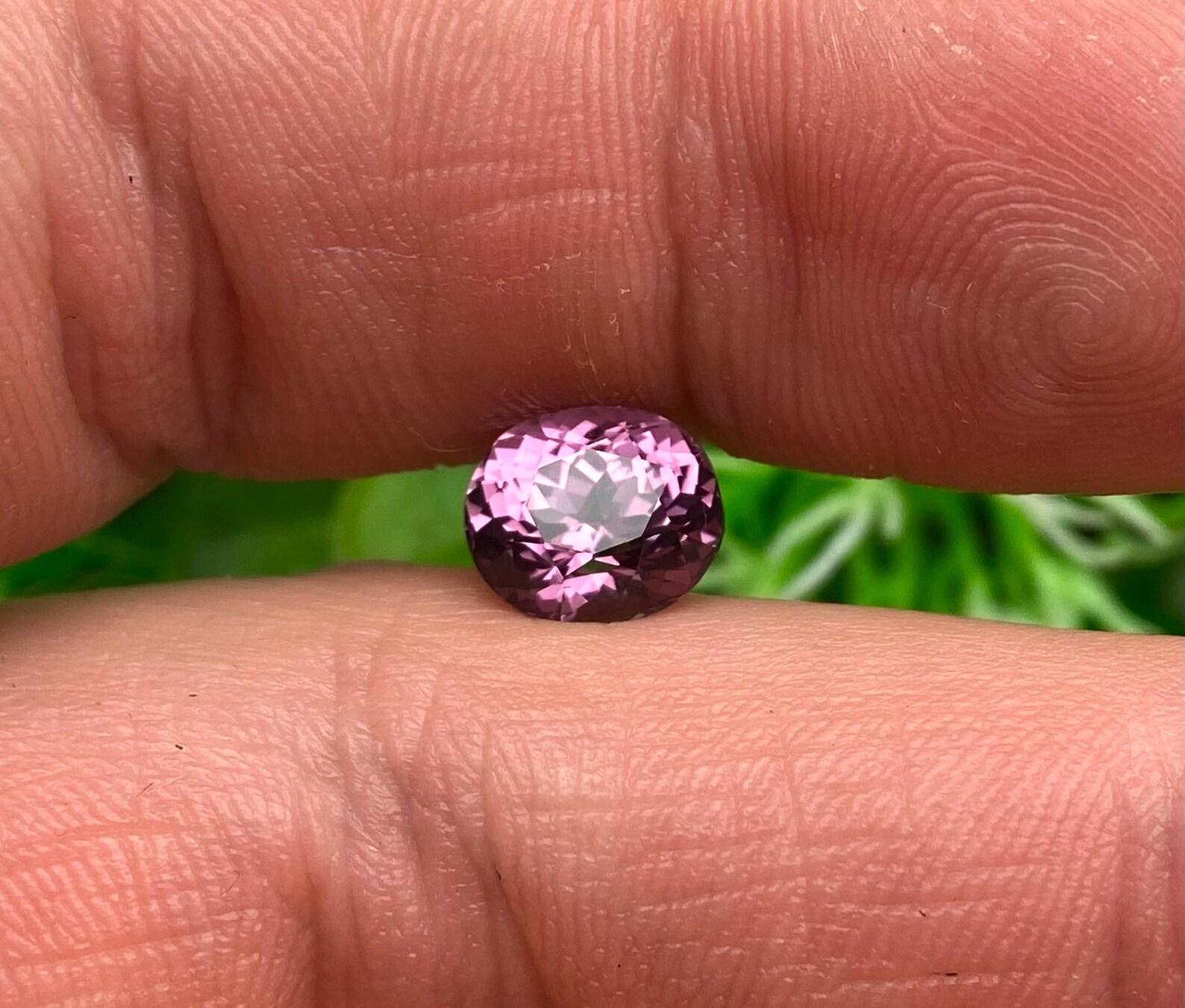 Natürlicher rosa Spinell, loser Edelstein, 3,28 Karat, Ovalschliff, Zertifikat, Ursprung Birma im Zustand „Neu“ im Angebot in Daugavpils, LV