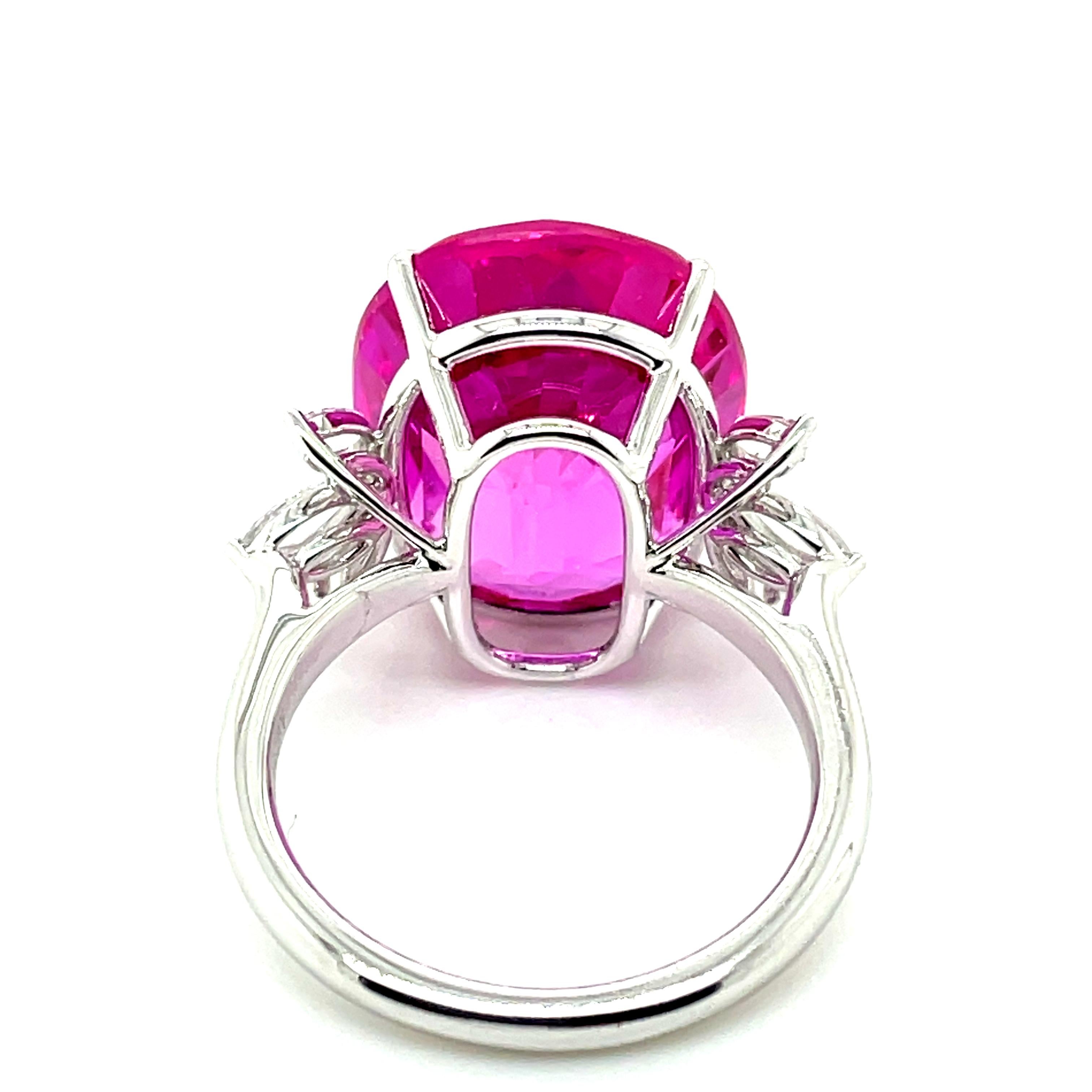 Verlobungsring mit rosa Topas und Diamant im Marquise-Schliff (Art déco) im Angebot