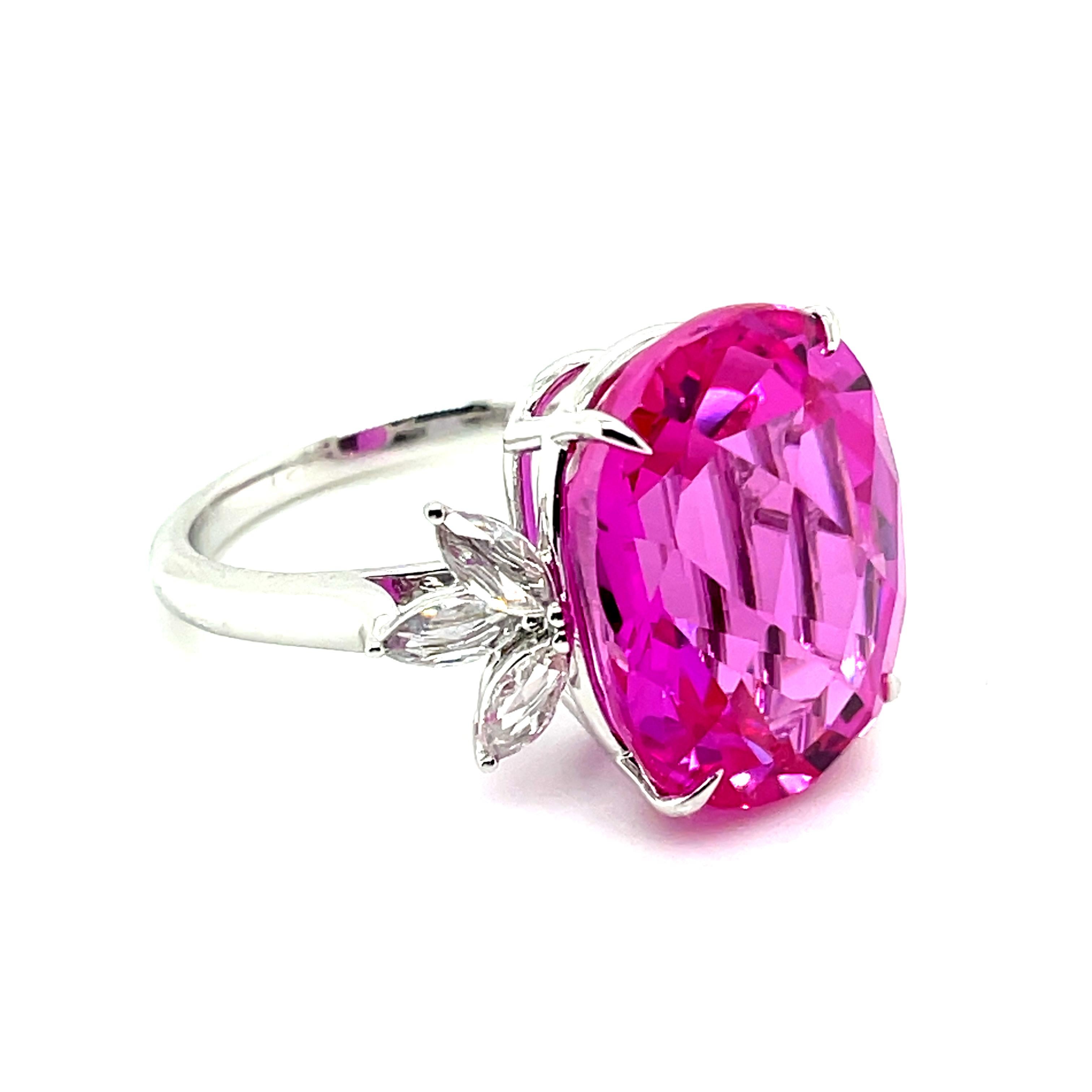 Verlobungsring mit rosa Topas und Diamant im Marquise-Schliff (Ovalschliff) im Angebot