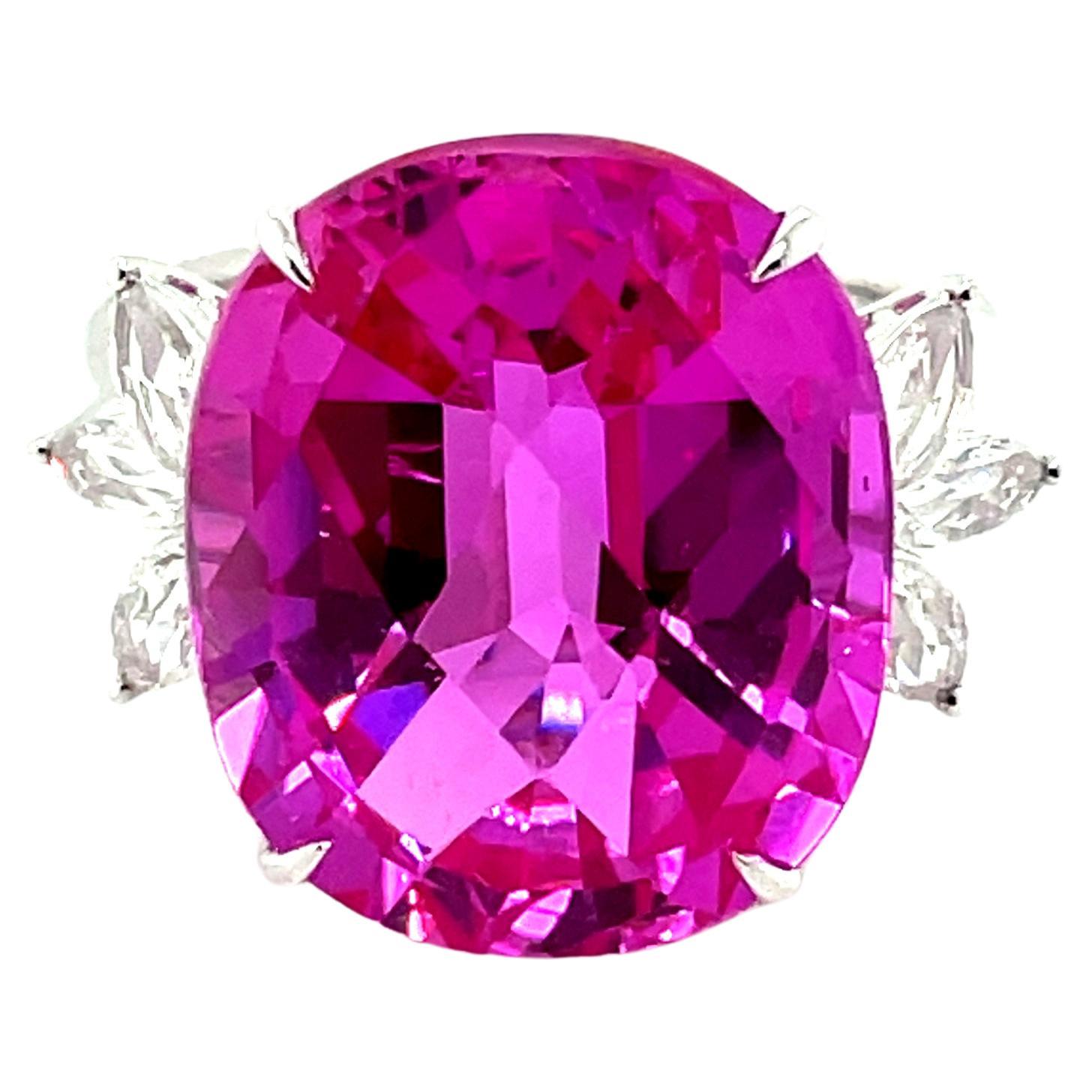 Verlobungsring mit rosa Topas und Diamant im Marquise-Schliff im Angebot
