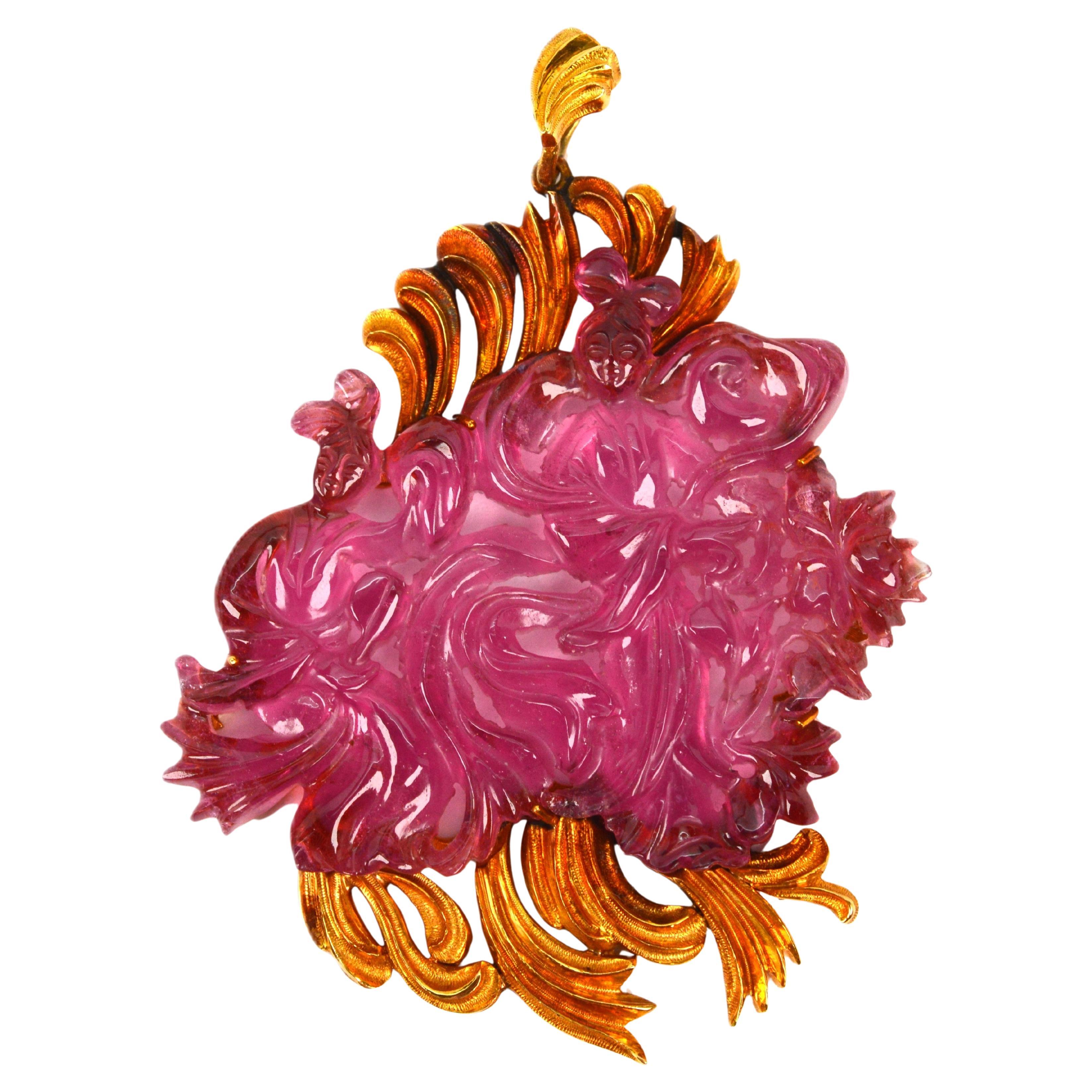 Ciondolo astratto di tormalina rosa naturale con oro 18 carati in vendita