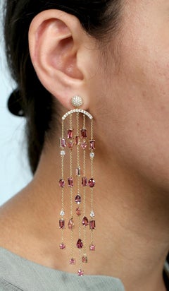 Orecchini pendenti a candeliere con diamanti e tormalina rosa naturale, oro giallo 14k