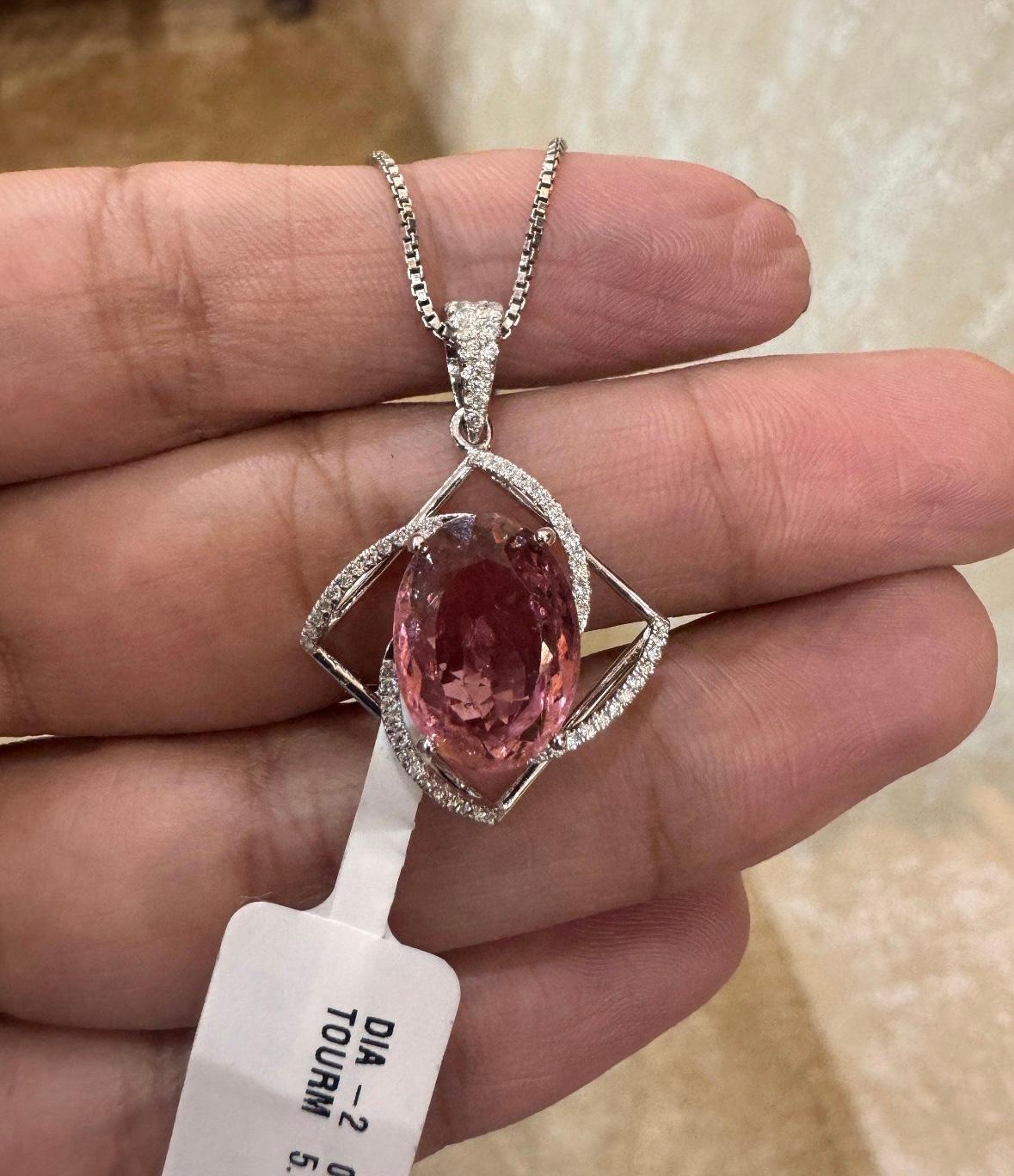De las mujeres Colgante de diamante de turmalina rosa natural en oro de 18k en venta