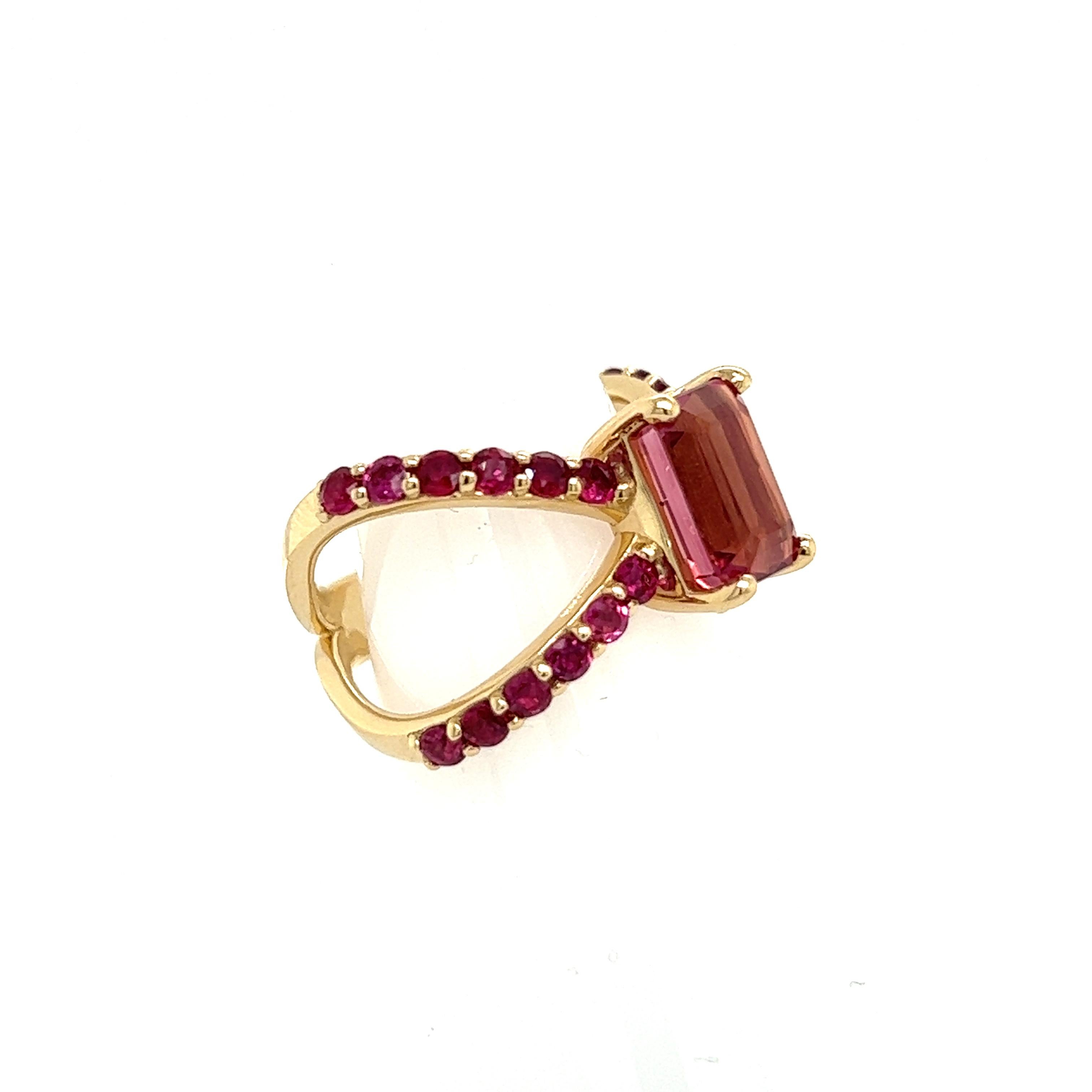 Ring 14k Y Gold 3,33 TCW zertifizierter natürlicher rosa Turmalin Rubin Ring (Smaragdschliff) im Angebot