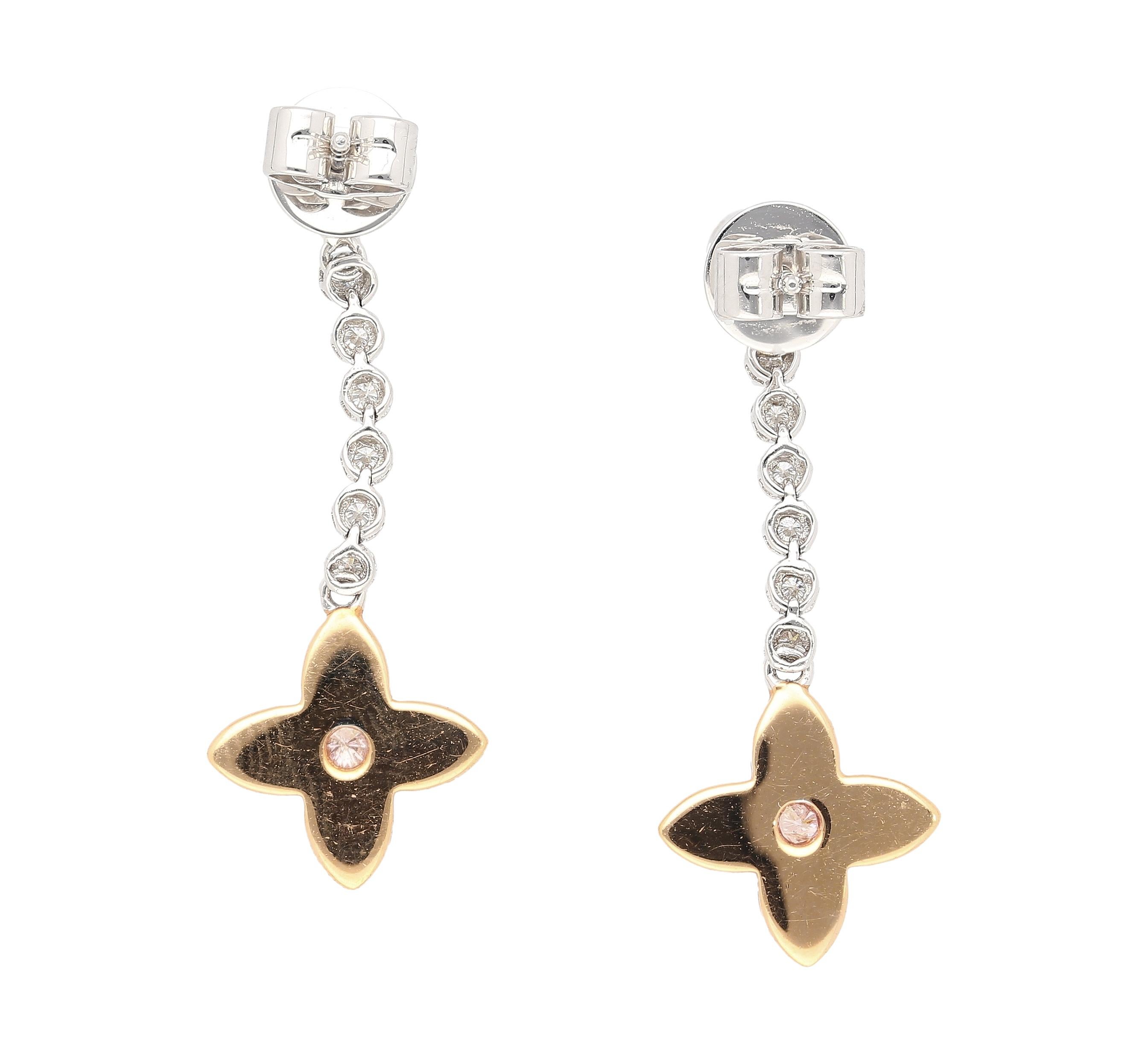 Taille ronde Boucles d'oreilles pendantes florales en or blanc et rose 18 carats avec diamants roses et blancs naturels en vente