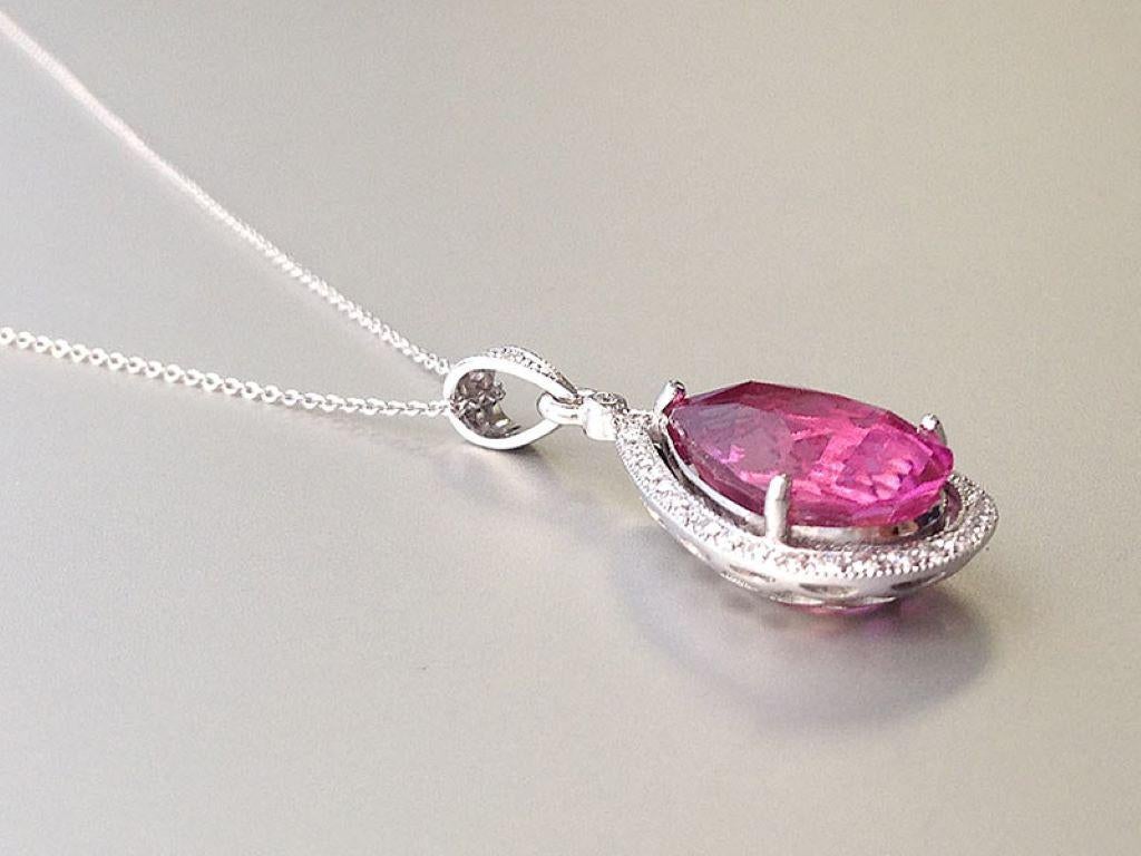 Taglio misto Gemma rubellite rosa-rossa naturale da 5,03 carati in ciondolo 14KWG con diamanti in vendita