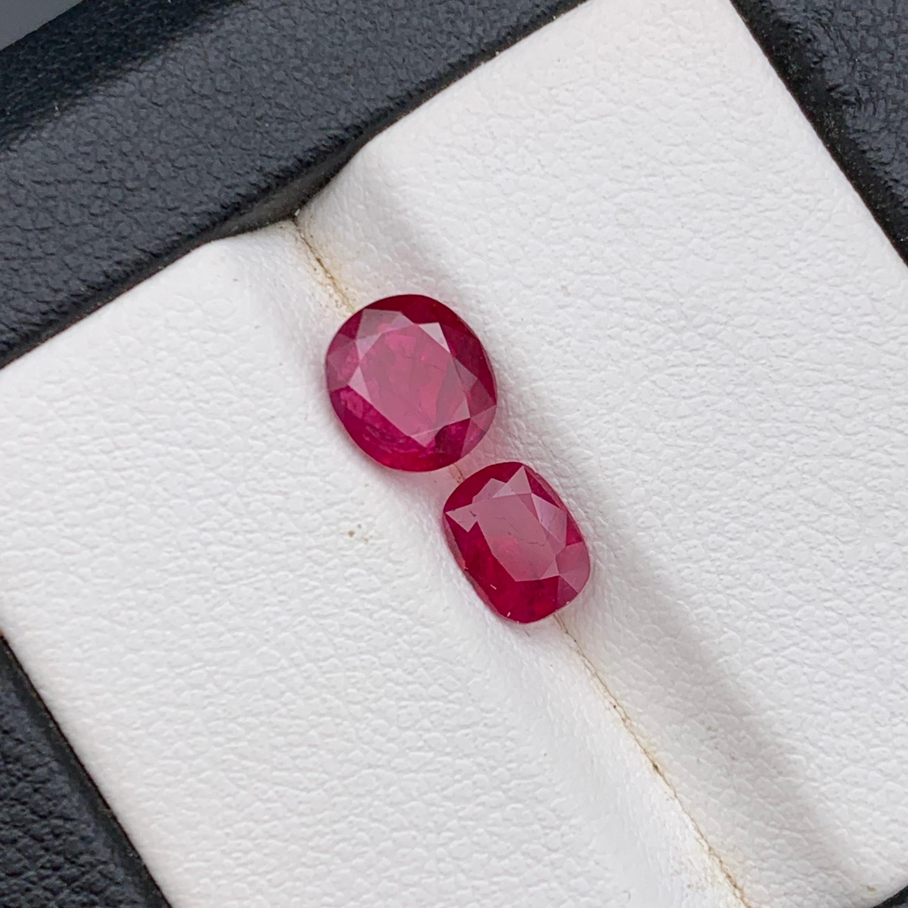 Contemporaneo Rubino rosso rosato naturale da 2,04 carati tagliato a cuscino e ovale, gemme sciolte per gioielli in vendita