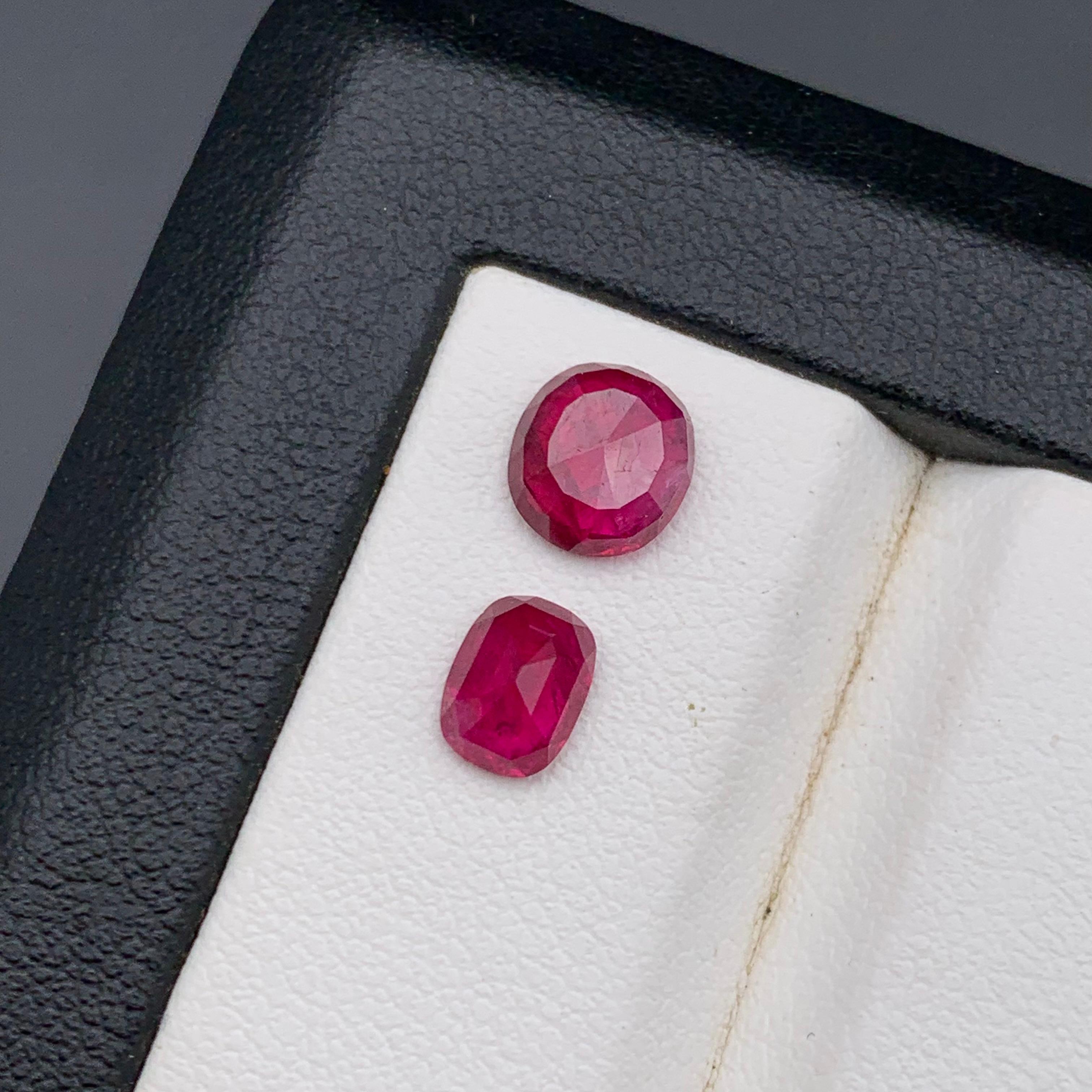 Rubino rosso rosato naturale da 2,04 carati tagliato a cuscino e ovale, gemme sciolte per gioielli in vendita 1