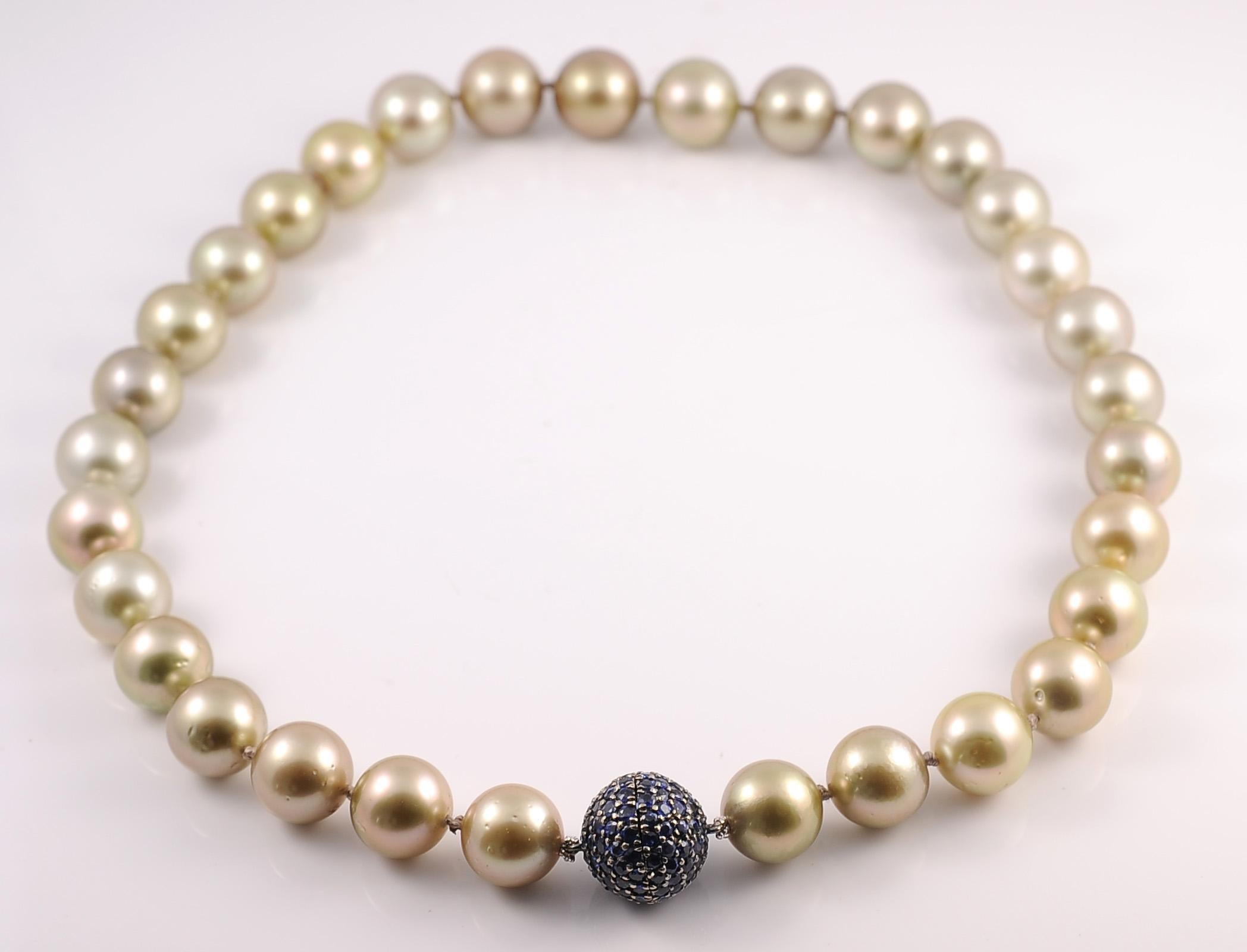 Natural Pistachio South Sea Pearl Necklace with Sapphire Pavé Clasp in 18K Gold In Good Condition For Sale In Beverly Hills, CA