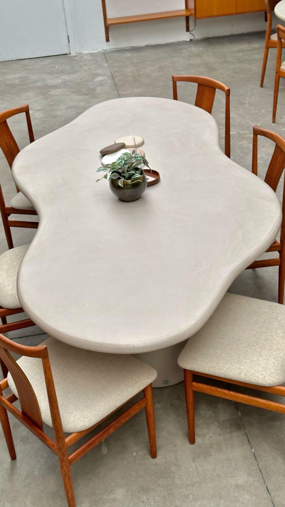 Cement Natural Plaster Dining Table 