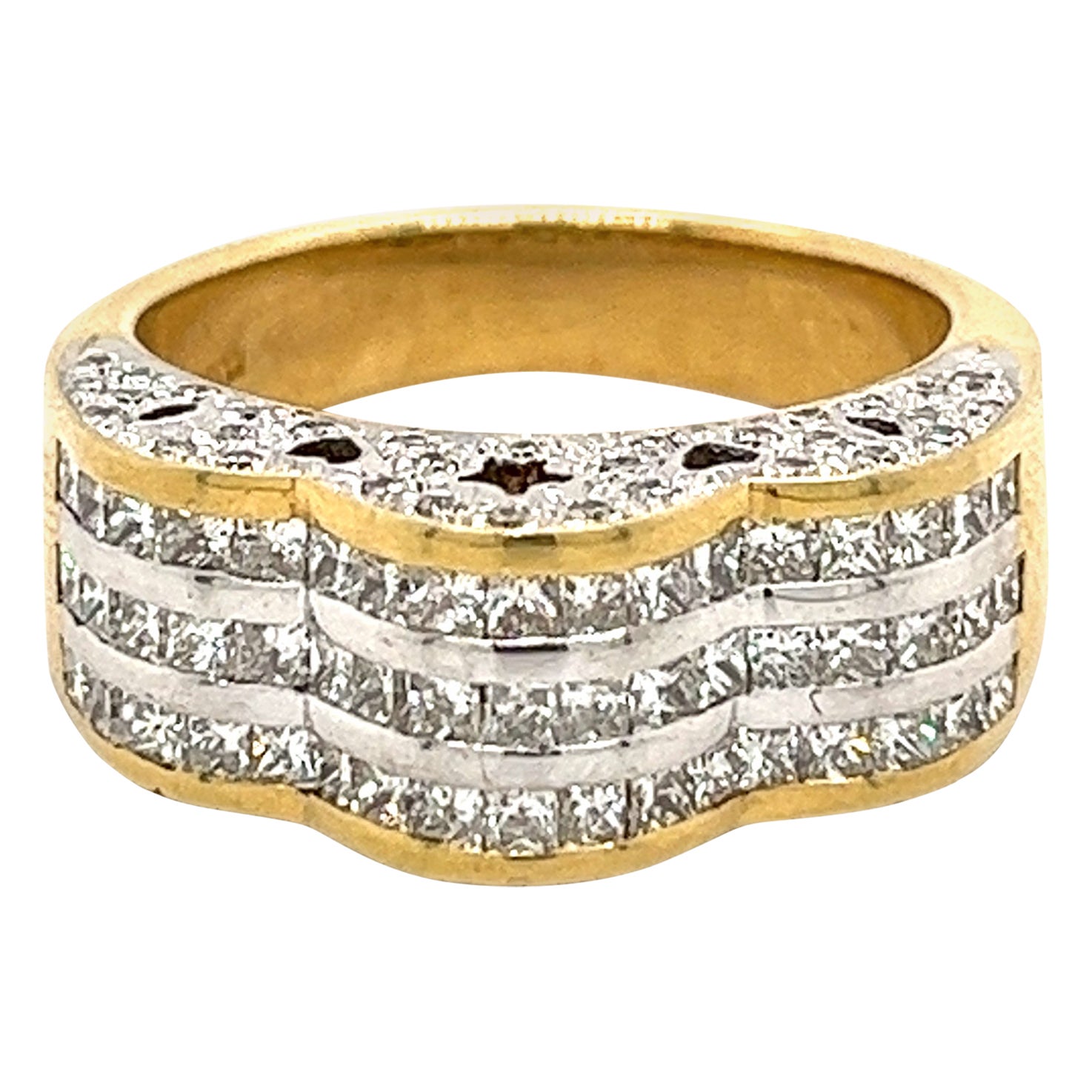 Bague grappe étoile en or 18 carats avec diamants taille princesse naturel en vente