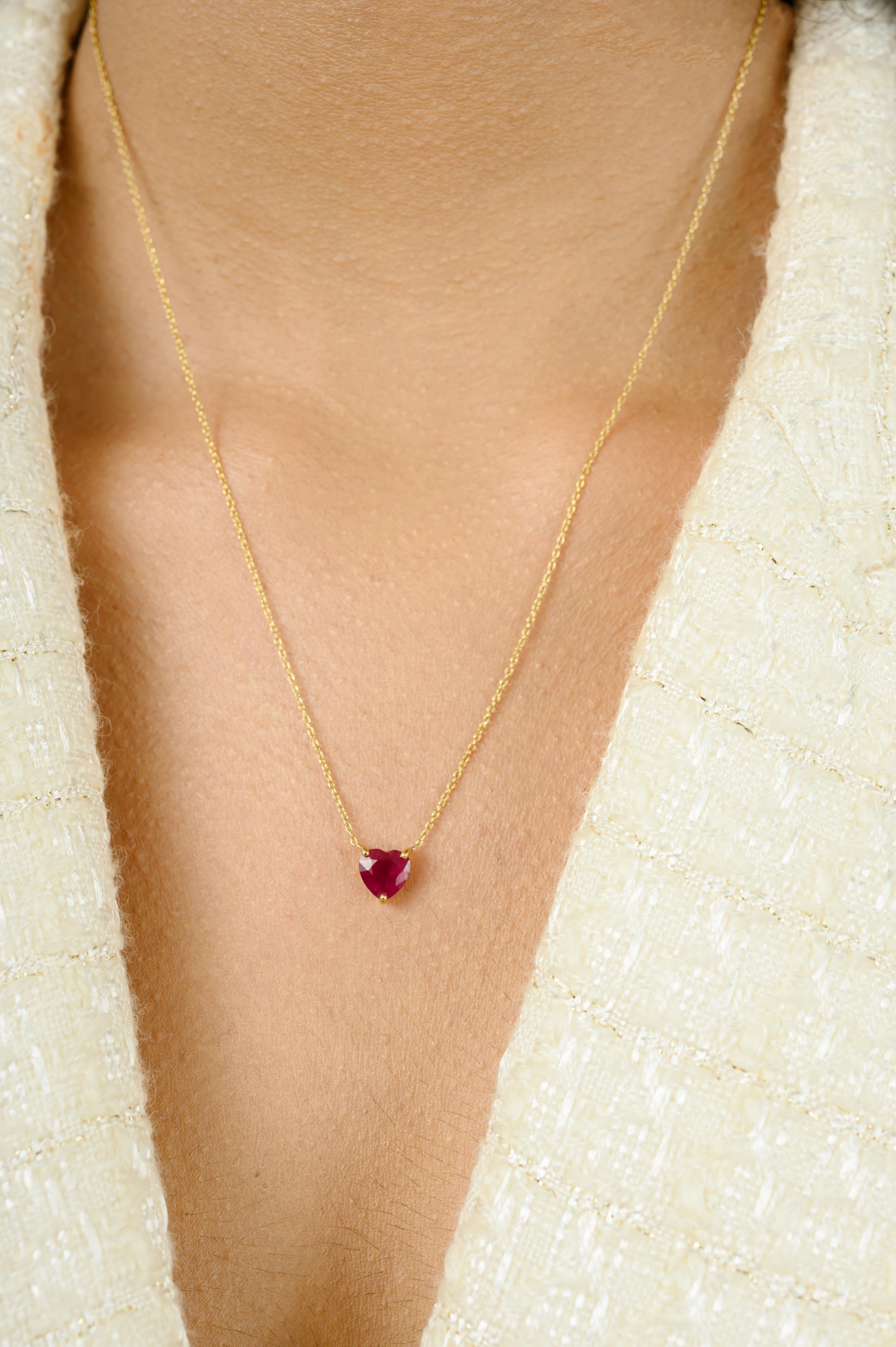Collier de fiançailles pour fille en or jaune 18 carats, serti de griffes en forme de cœur et de rubis naturel Pour femmes en vente