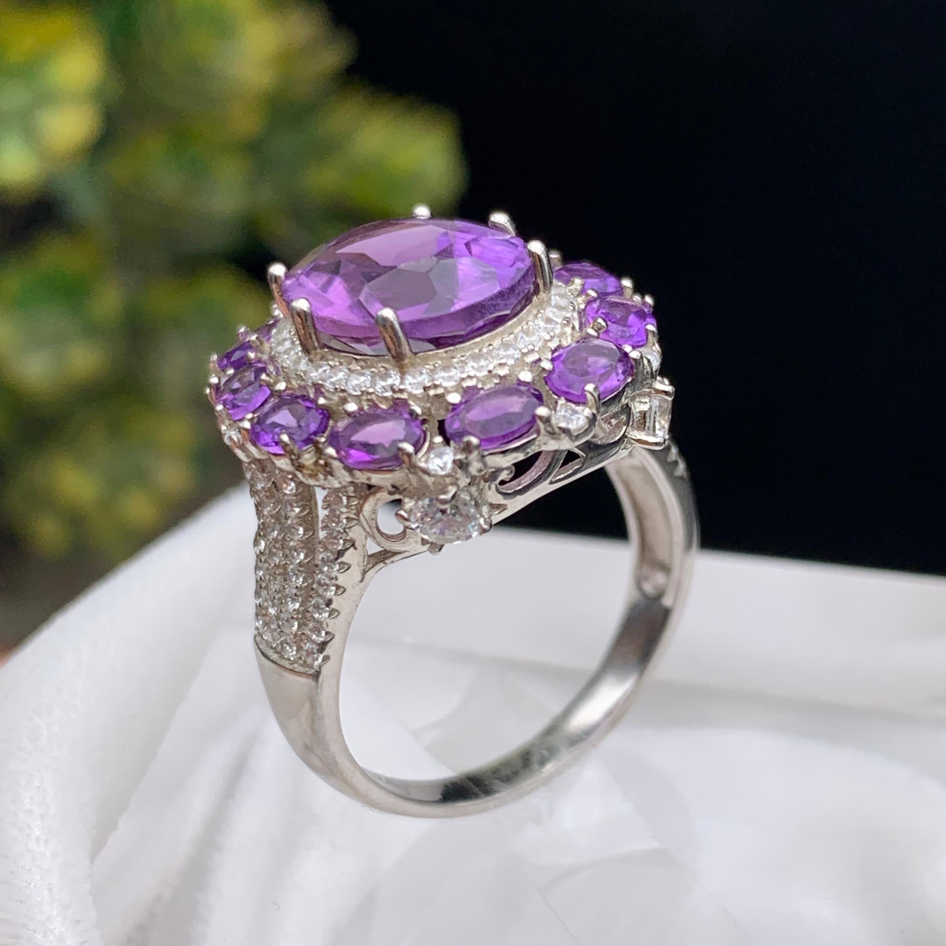 Natürlicher lila Amethyst Cluster Halo Ring in 925 Sterling Silber Rhodium plattiert im Angebot 9