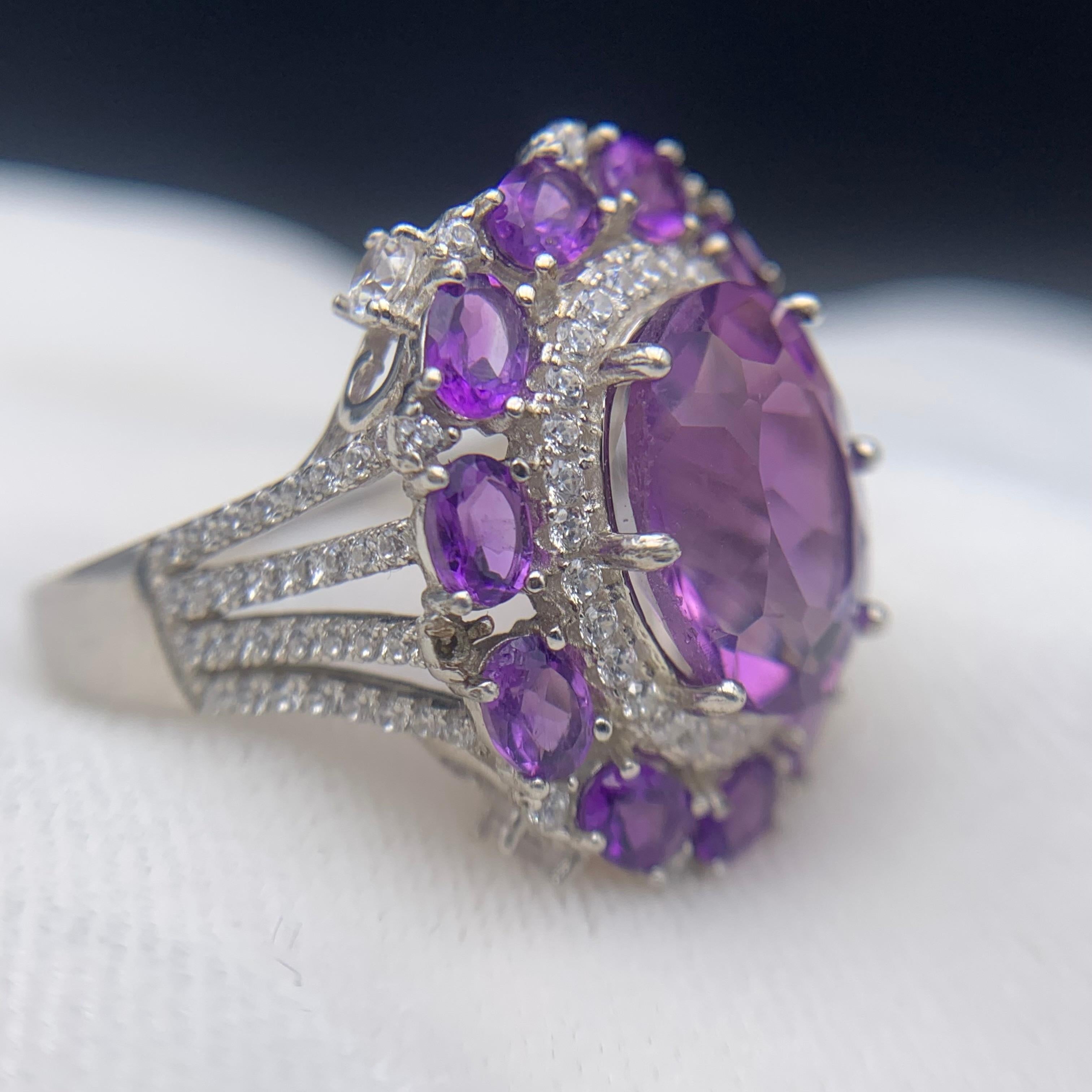 Natürlicher lila Amethyst Cluster Halo Ring in 925 Sterling Silber Rhodium plattiert (Moderne) im Angebot