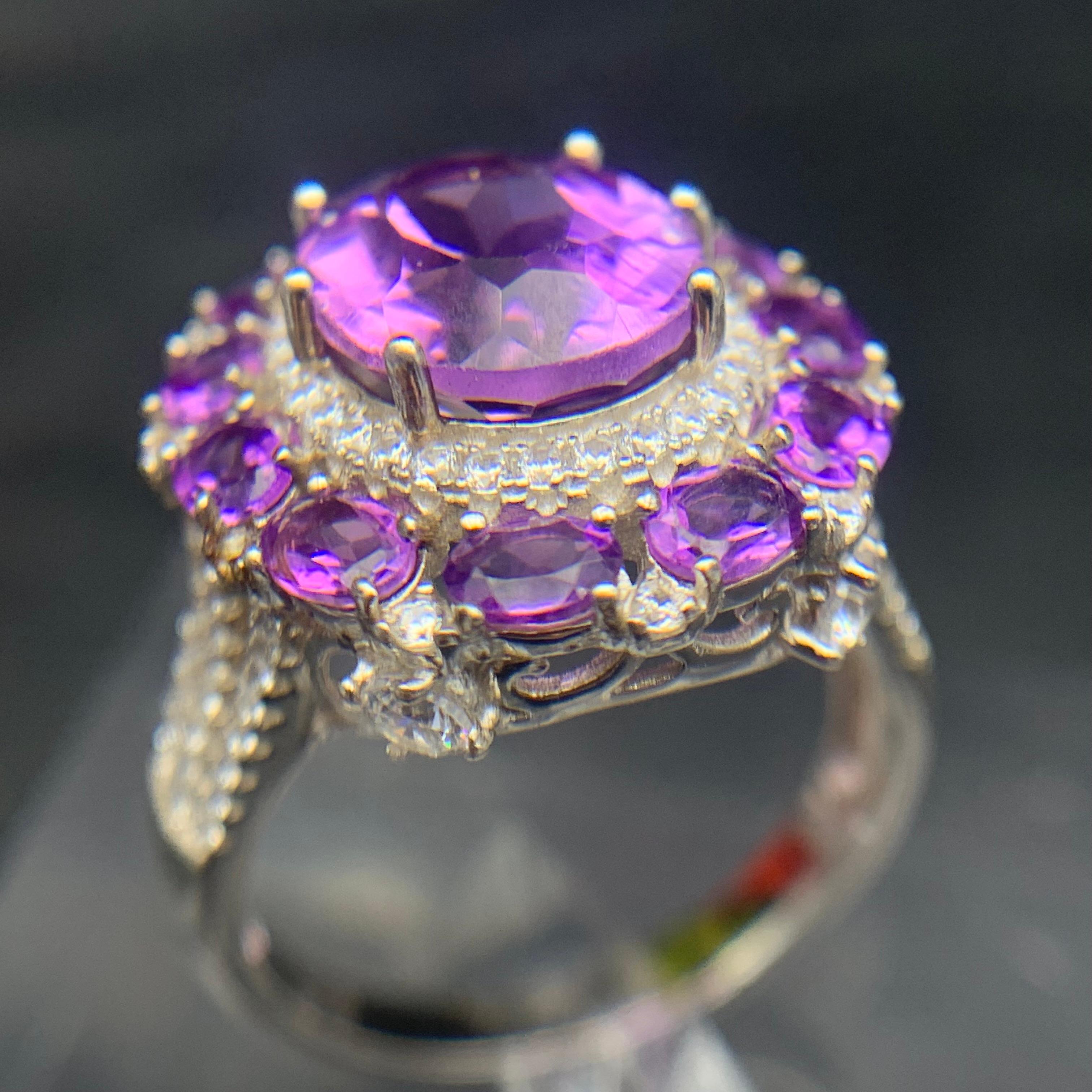 Natürlicher lila Amethyst Cluster Halo Ring in 925 Sterling Silber Rhodium plattiert im Angebot 1