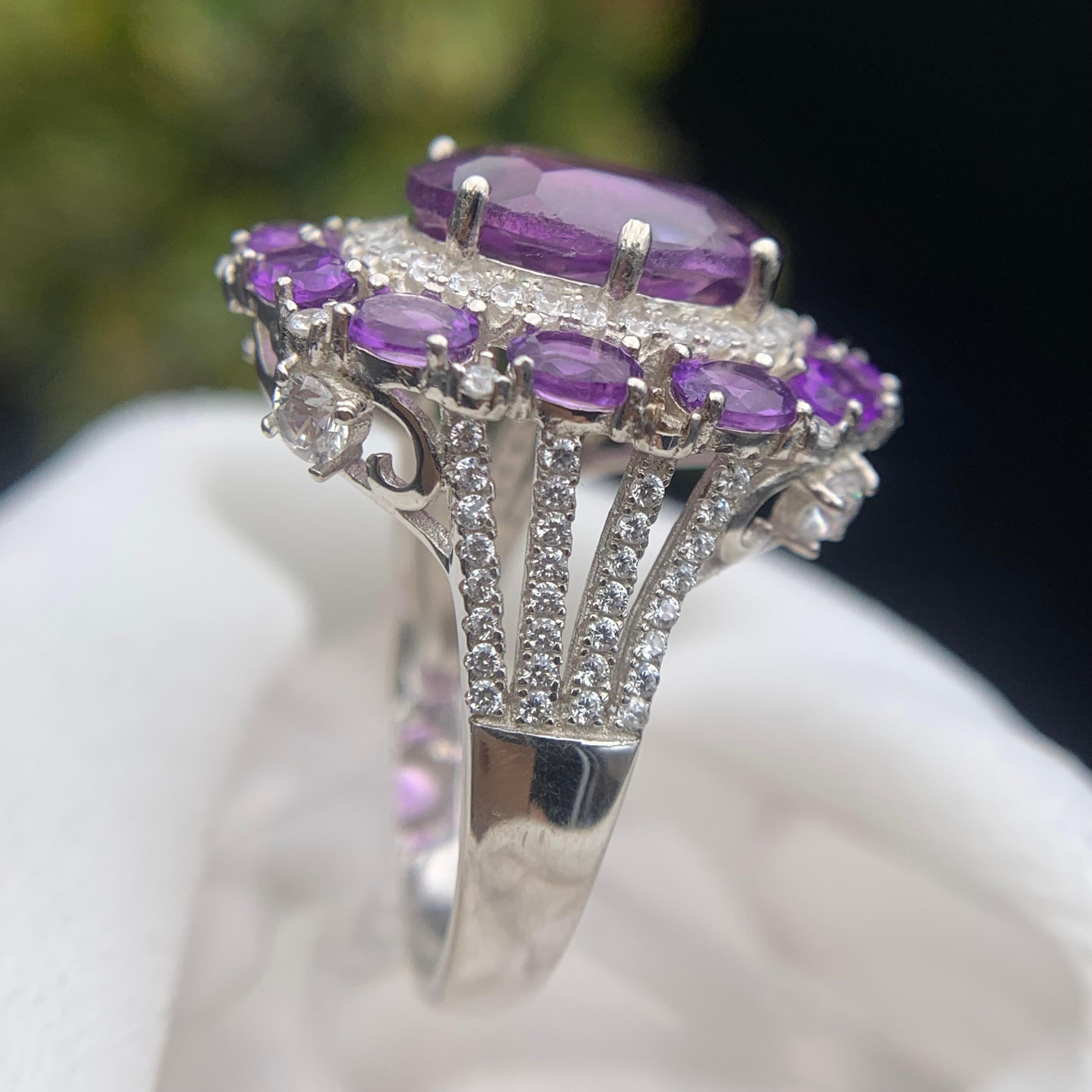 Natürlicher lila Amethyst Cluster Halo Ring in 925 Sterling Silber Rhodium plattiert im Angebot 2