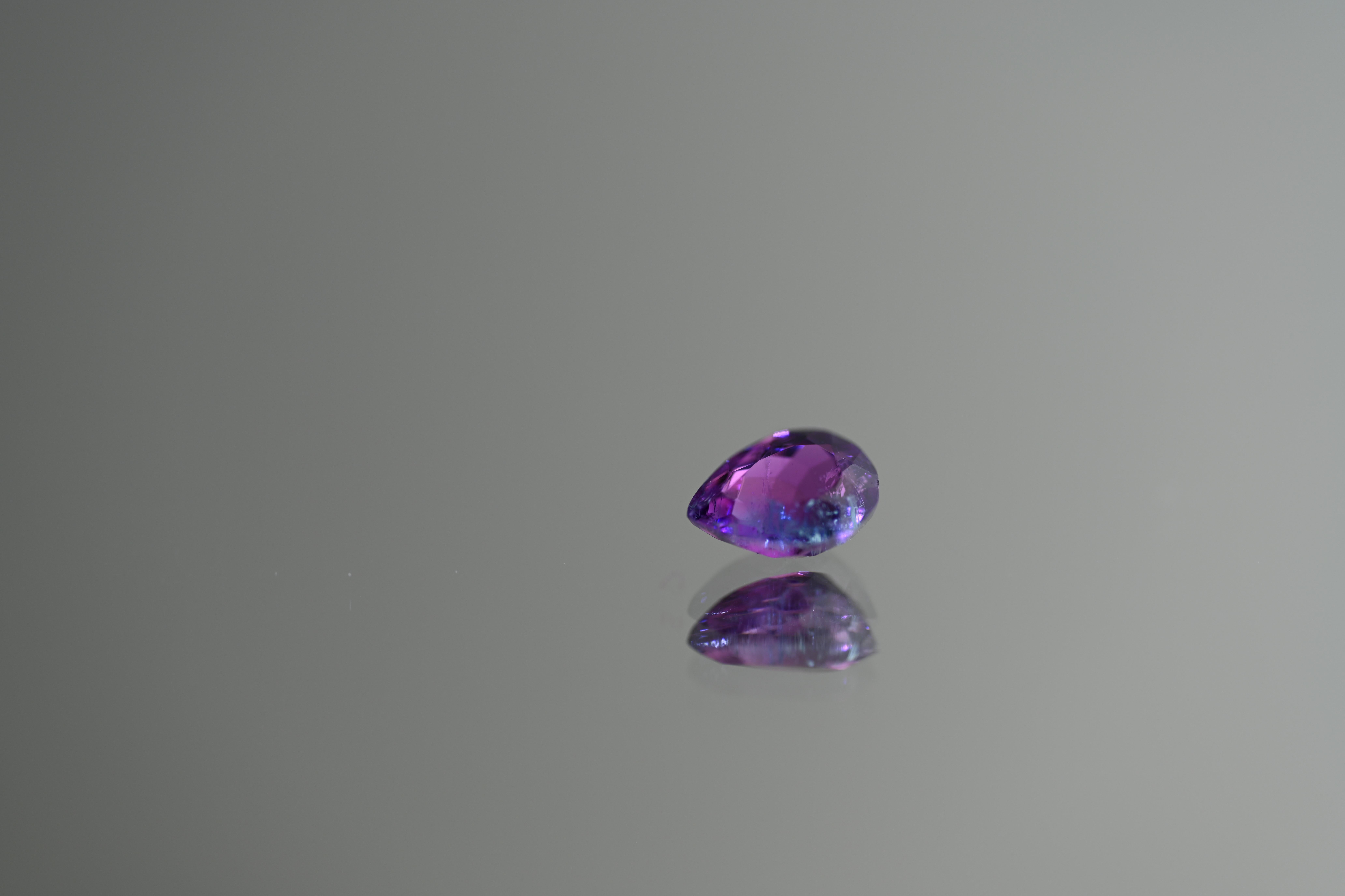 Turmalina brasileña Paraiba natural púrpura/verde-azul / 0,62 quilates/Informe GIA en venta 3