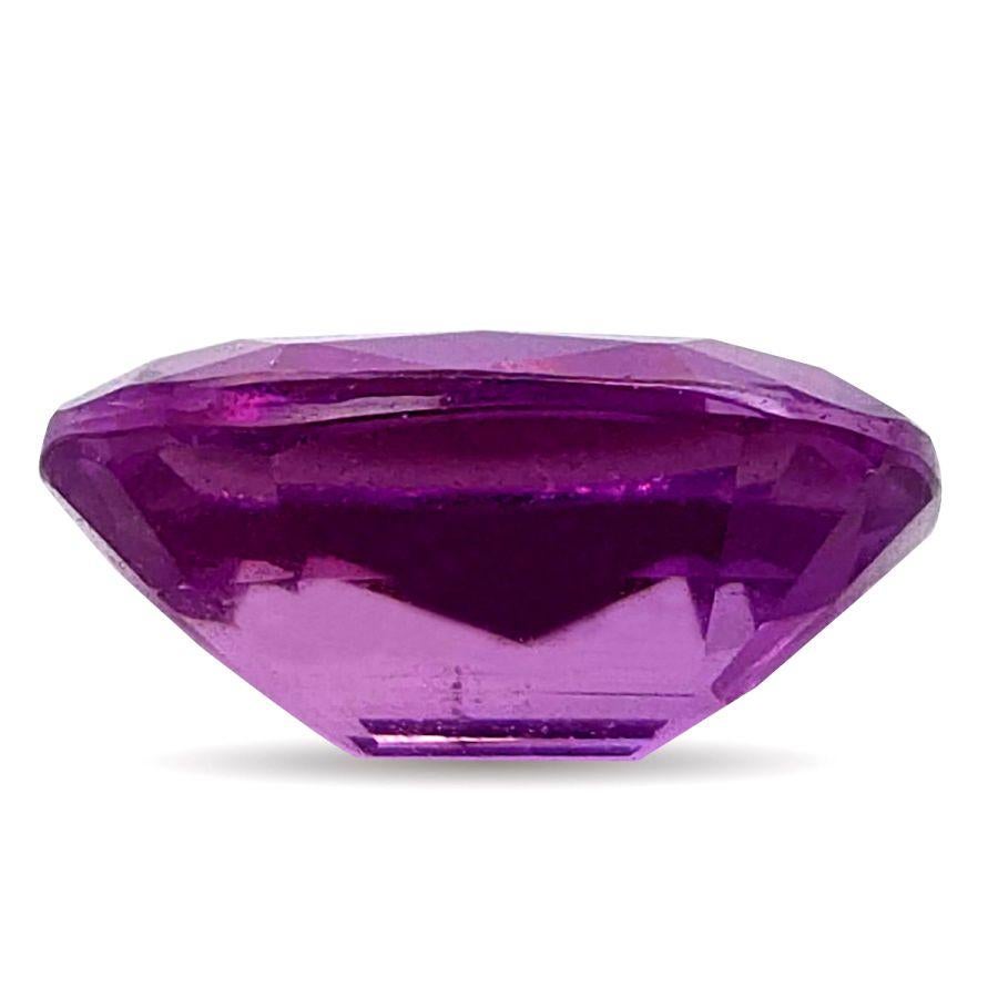 Pierre précieuse saphir violet naturel de 2.95 carats avec rapport GIA / JupiterGem Unisexe en vente