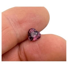 Pierre précieuse non sertie de 1,77 carat, taille cœur, Sri Lanka, certificat