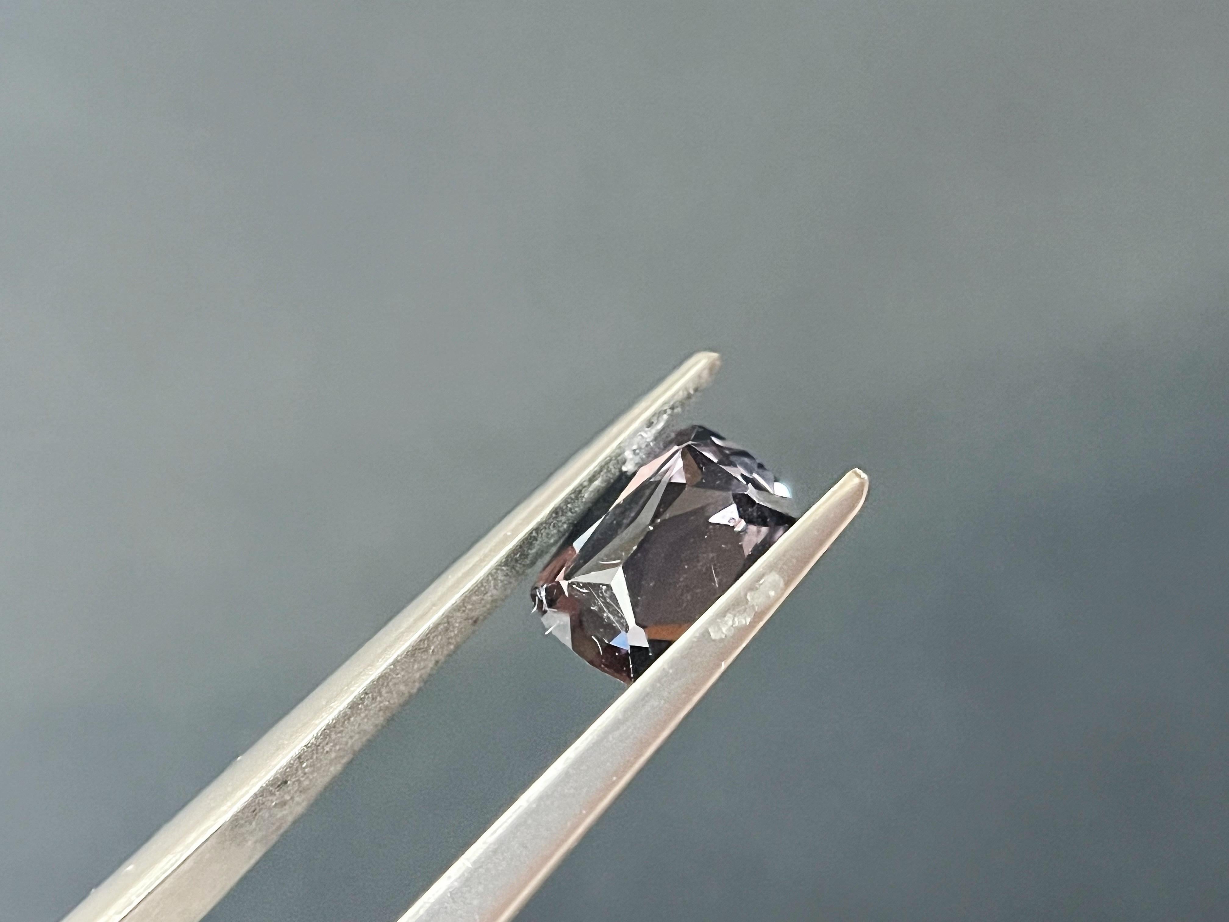 Natural Purplish Gray Spinel, for Jewelry Making 1.6555 Ct en vente 8