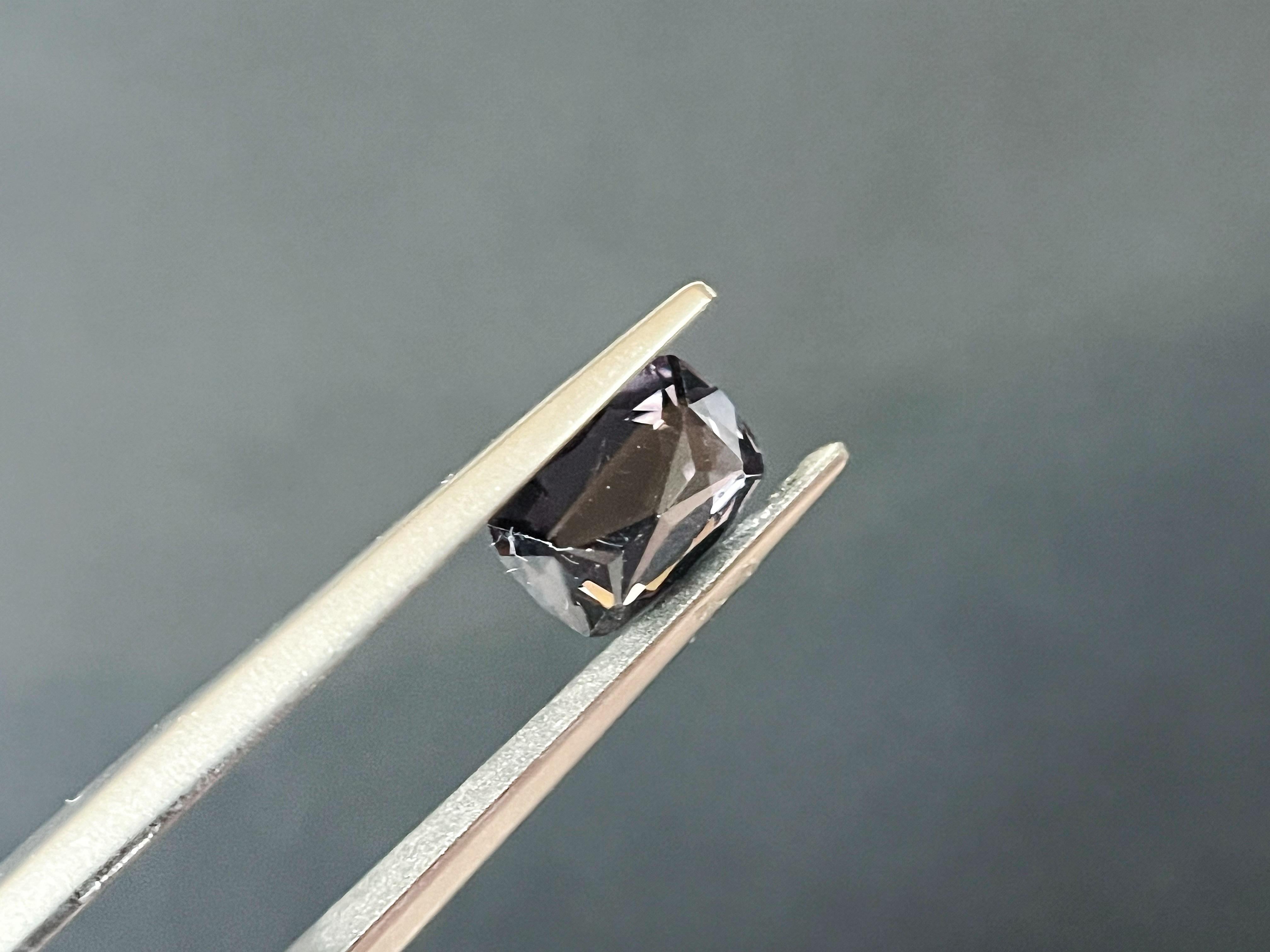 Natural Purplish Gray Spinel, for Jewelry Making 1.6555 Ct en vente 13