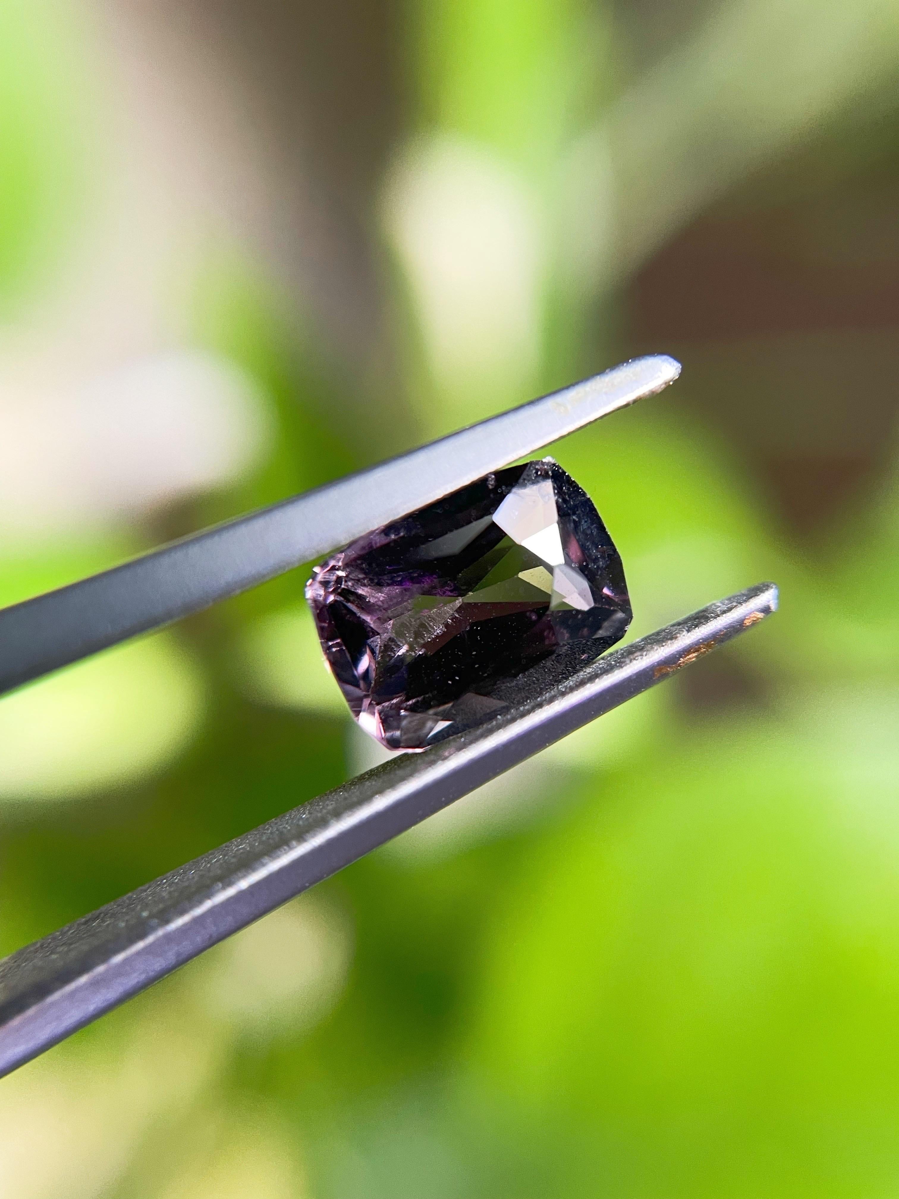 Natural Purplish Gray Spinel, for Jewelry Making 1.6555 Ct en vente 1