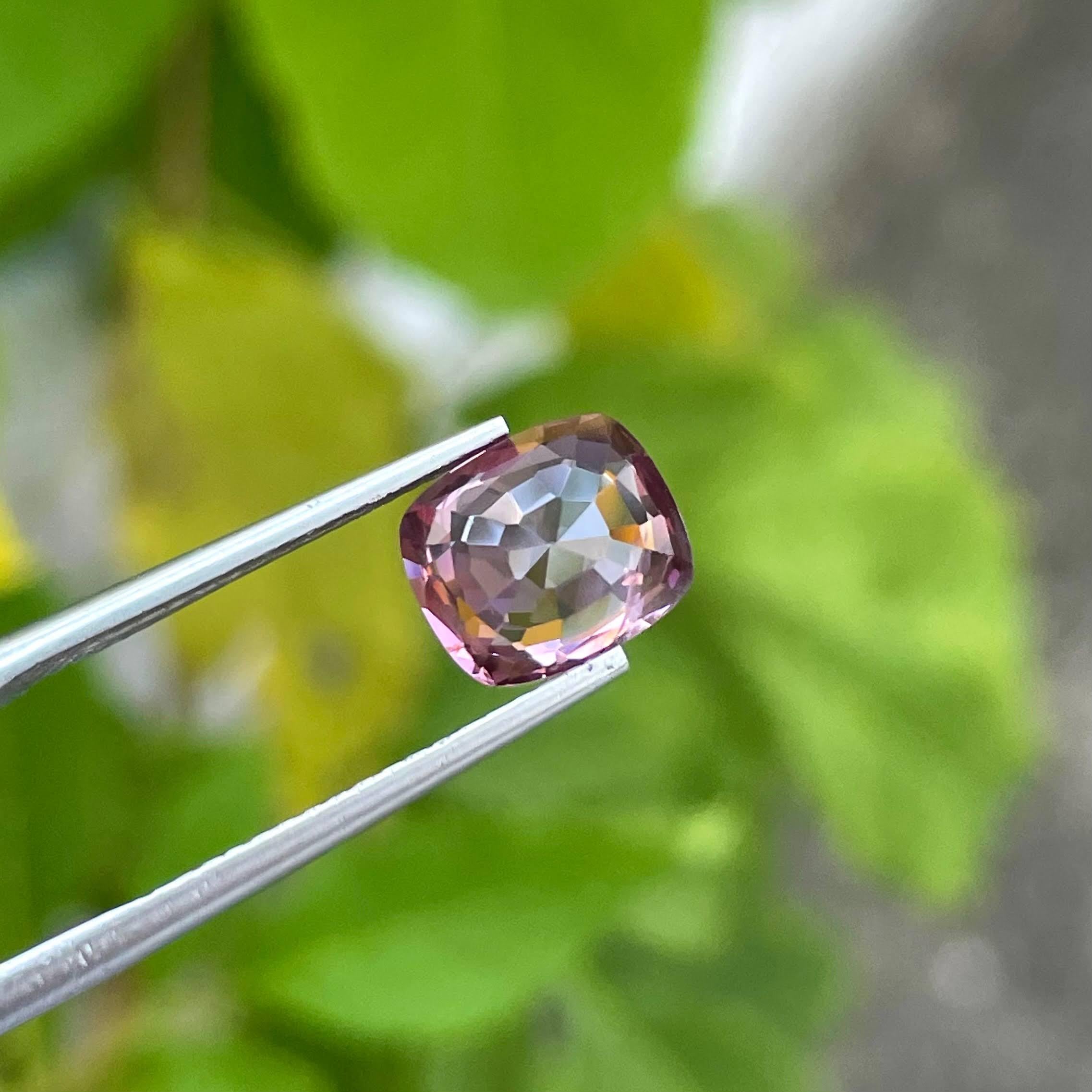 Natural Purplish Pink Burmese Spinel 2.45 carats Fancy Cushion Cut Gemstone In New Condition For Sale In Bangkok, TH