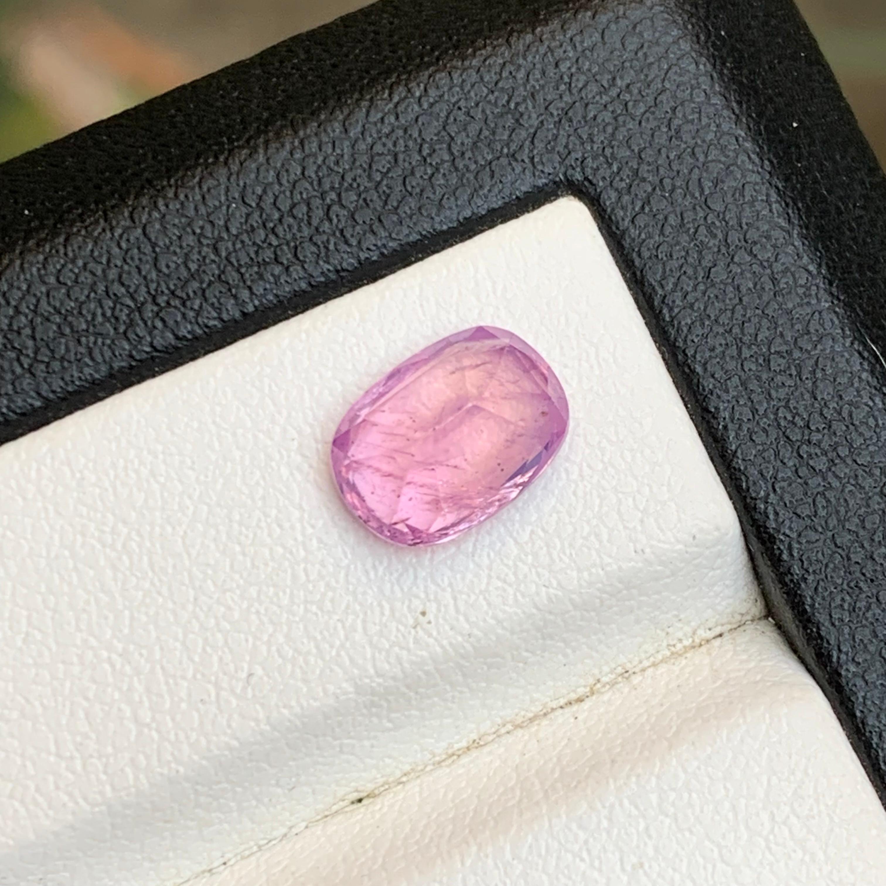 Zaffiro rosa violaceo naturale certificato con taglio ovale da 2,79 carati per anello in vendita 6