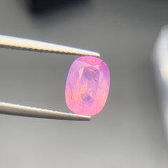Natural Purplish Pink Sapphire Certified 2.79Ct Oval Cut Loose Gemstone for Ring
