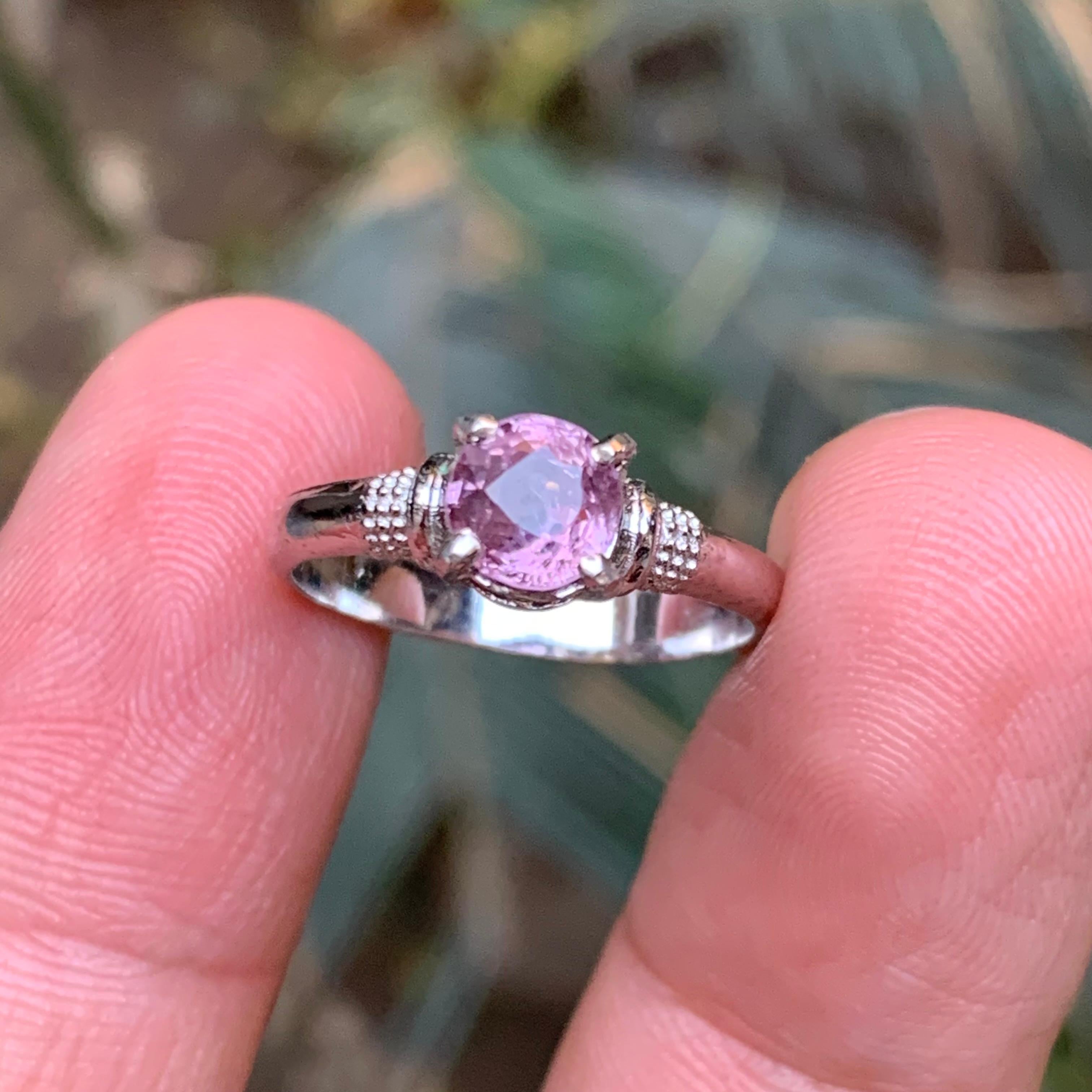 Anello di fidanzamento con spinello rosa violaceo naturale in argento 925 - Fatto a mano In condizioni Nuovo in vendita a Peshawar, PK