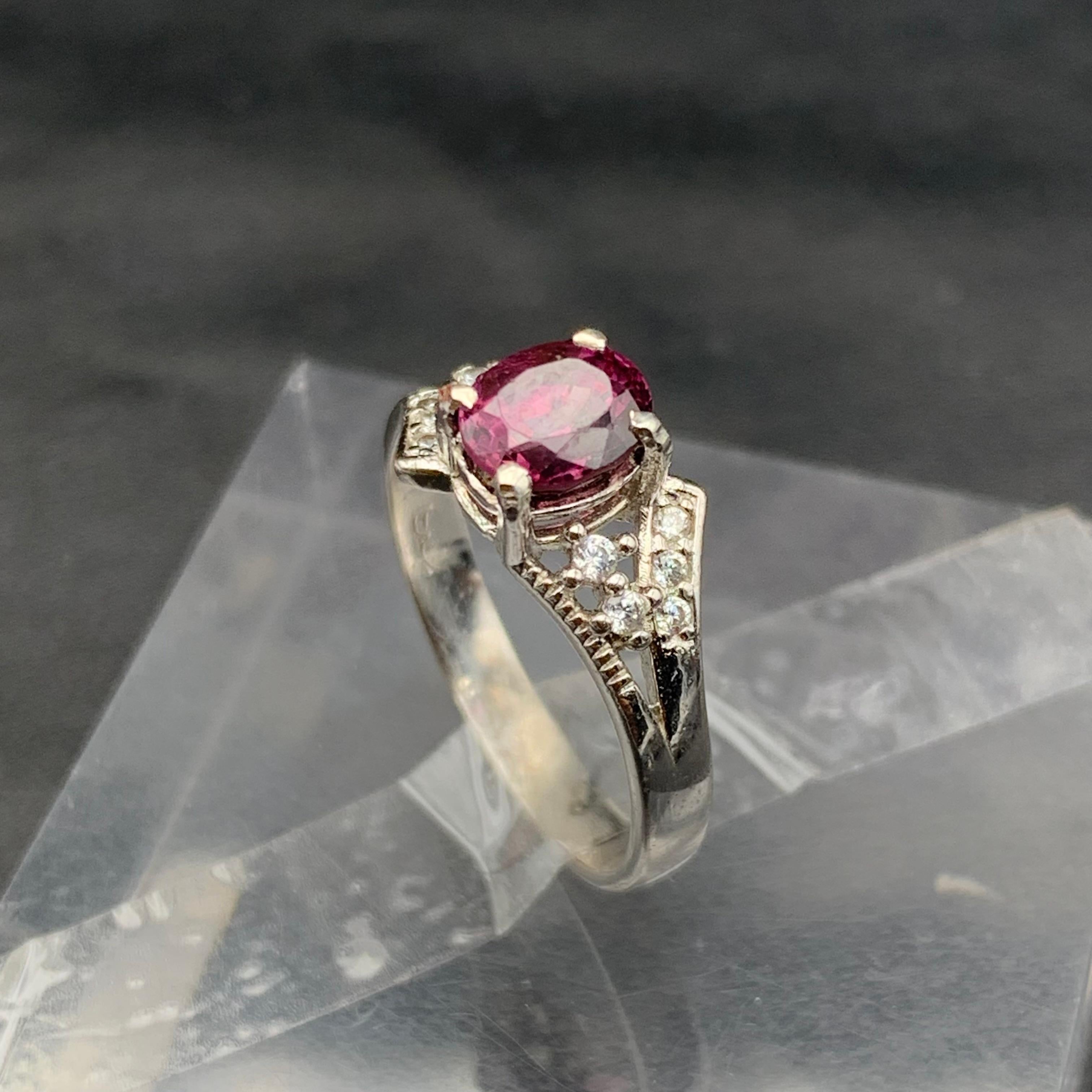 Donna Anello di fidanzamento con spinello rosa violaceo naturale in argento 925 - Fatto a mano in vendita