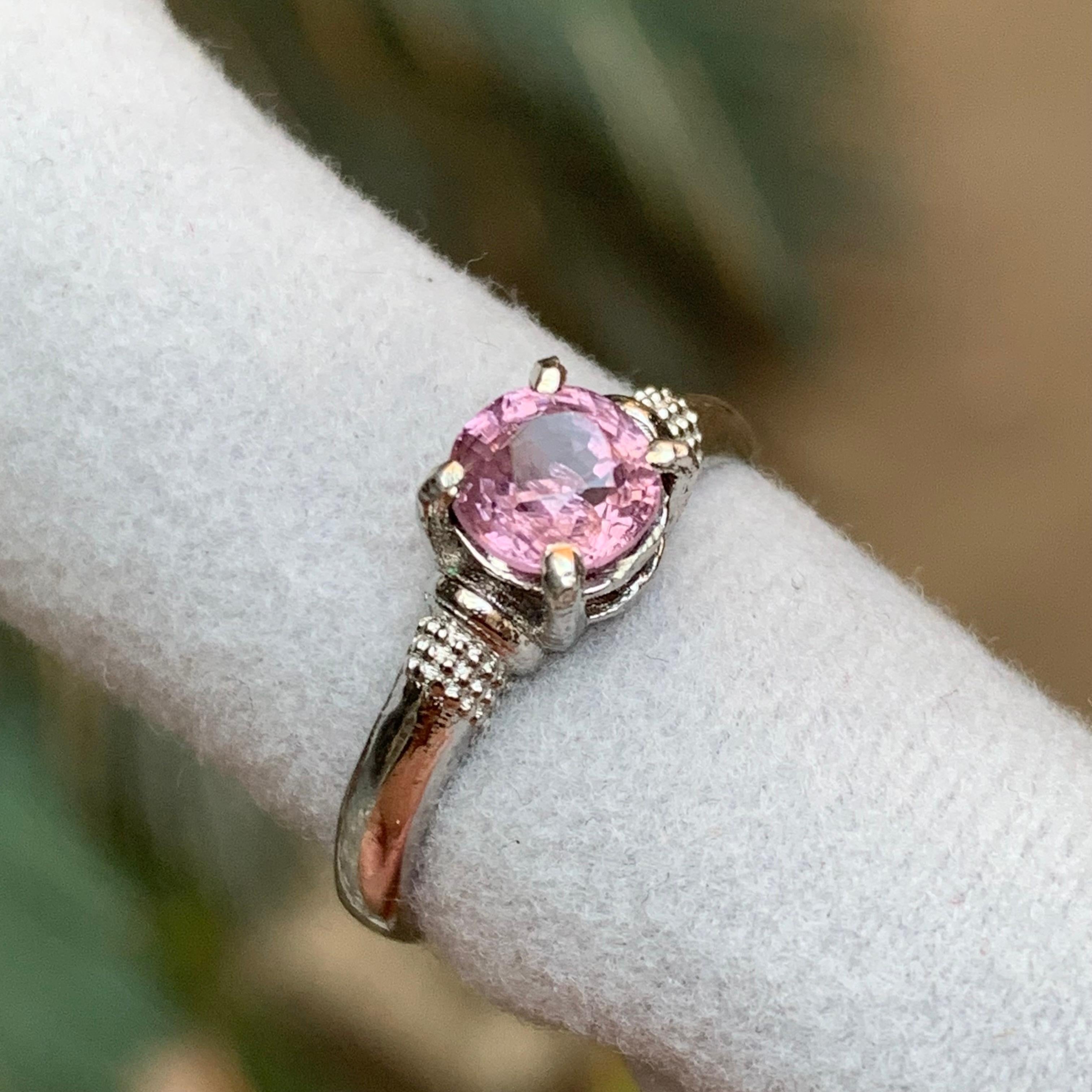 Anello di fidanzamento con spinello rosa violaceo naturale in argento 925 - Fatto a mano in vendita 3