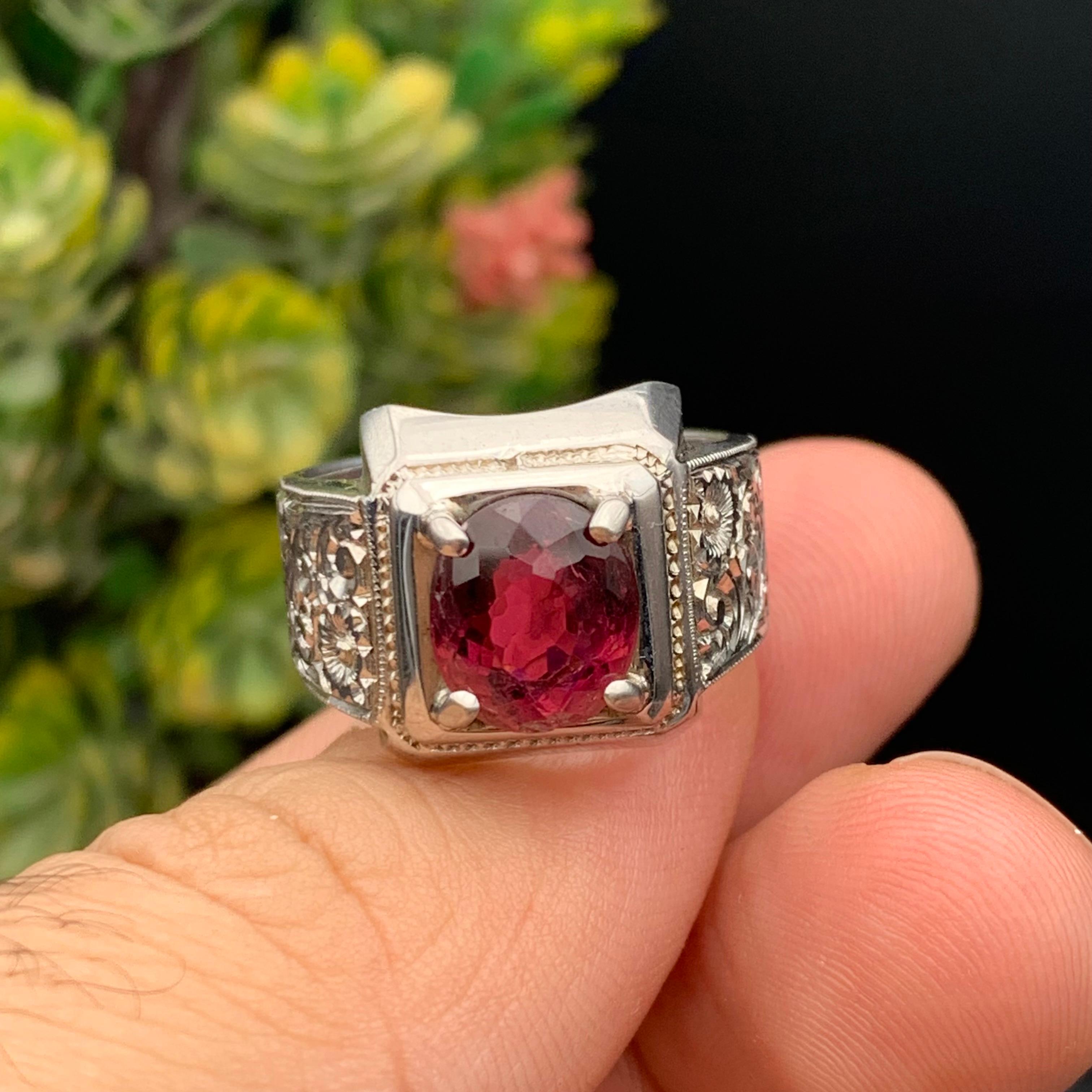 Taglio ovale Anello con tormalina rosa violacea naturale in argento Sterling 925 - Gioiello fatto a mano in vendita