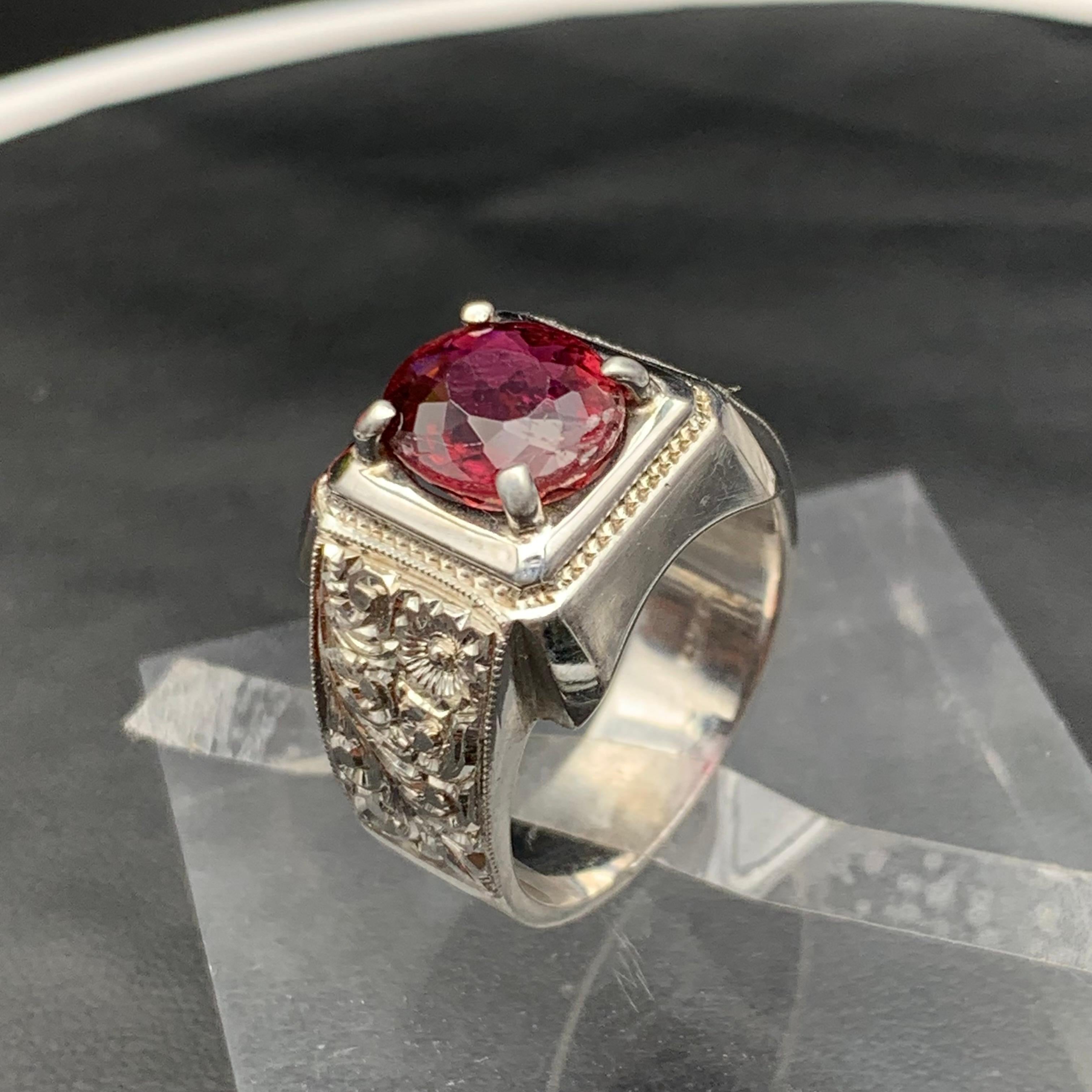 Anello con tormalina rosa violacea naturale in argento Sterling 925 - Gioiello fatto a mano in vendita 1