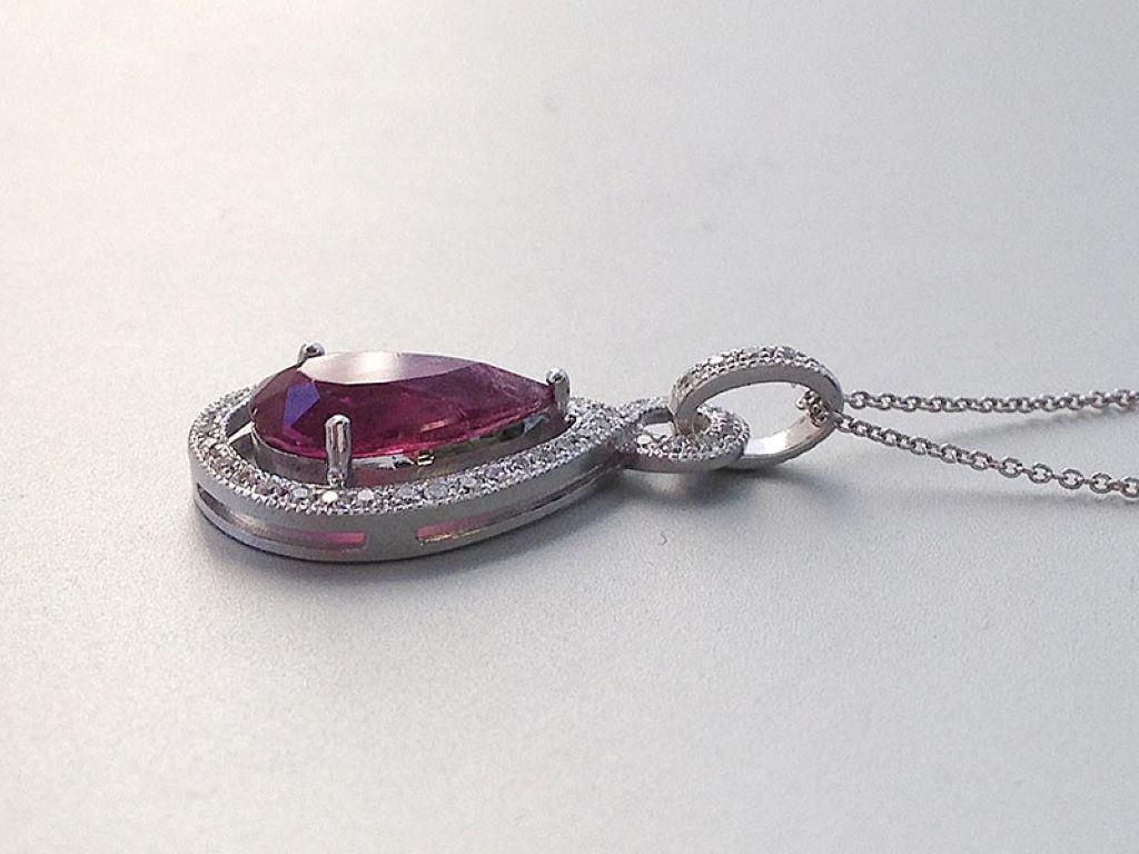 Natural Purplish Red Rubellite Gemstone 1.72 cts in 14KWG Pendant with Diamonds In New Condition For Sale In Los Angeles, CA