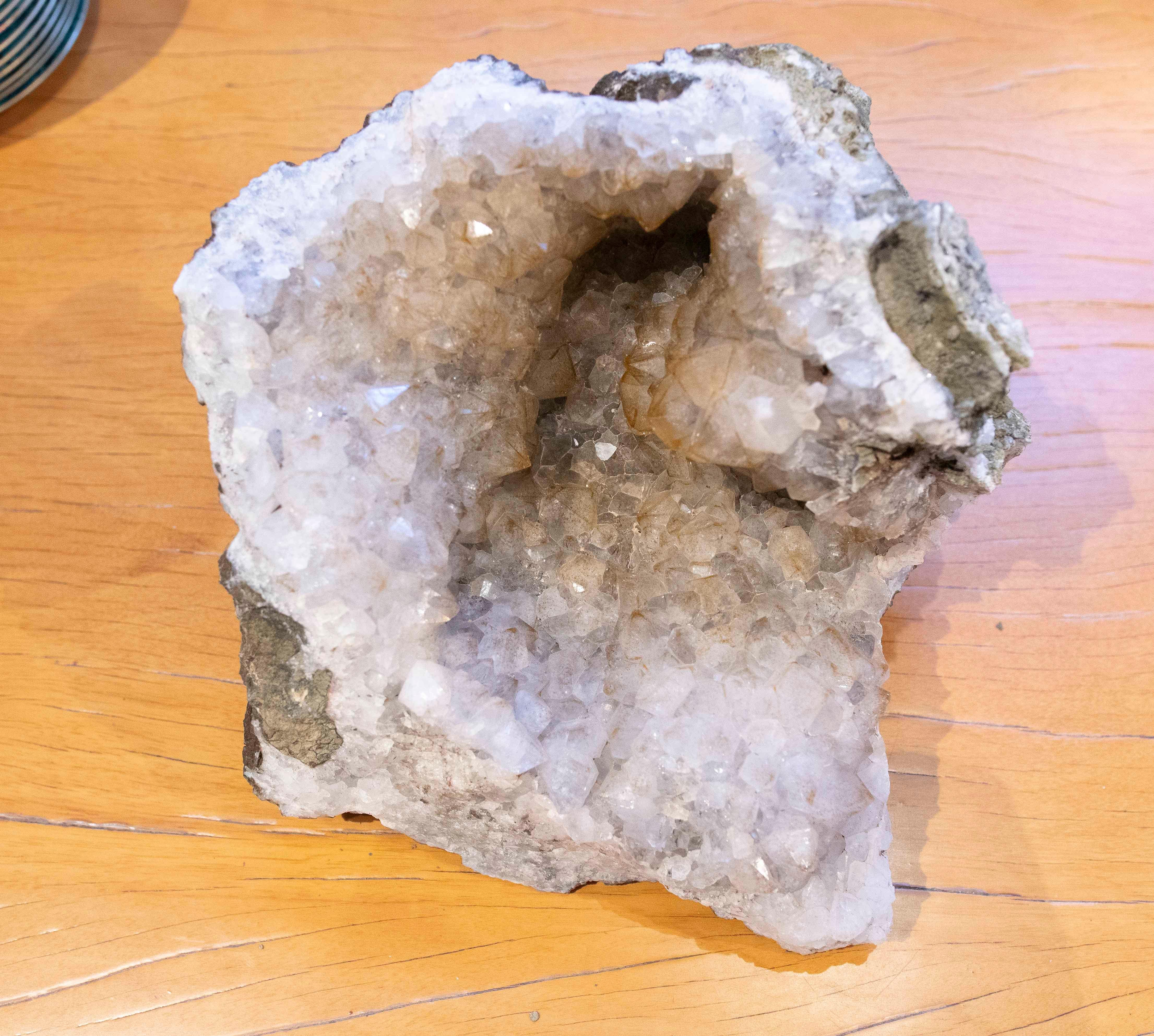 Natural Quartz Geode Decorative Object  For Sale 7