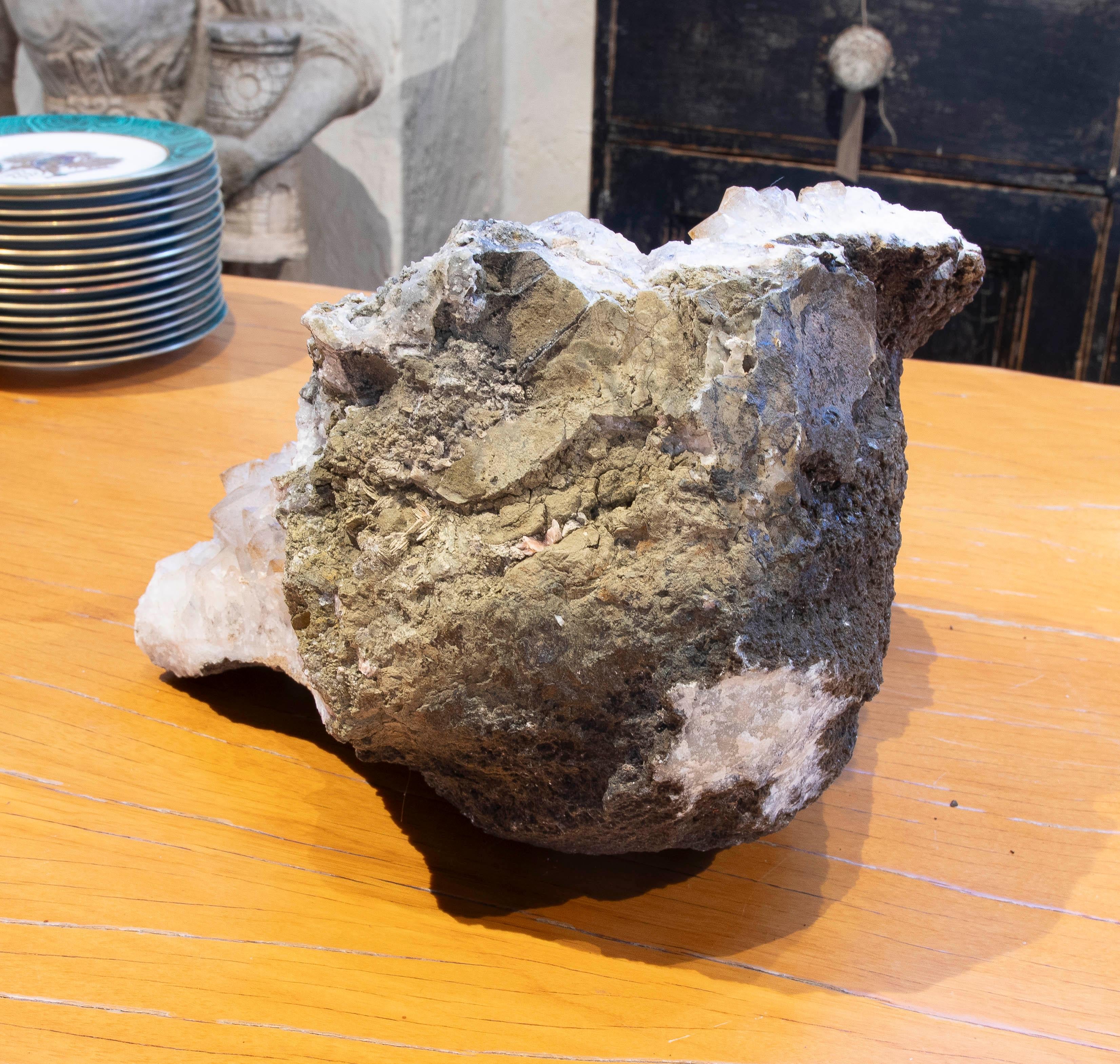 Natural Quartz Geode Decorative Object  For Sale 14