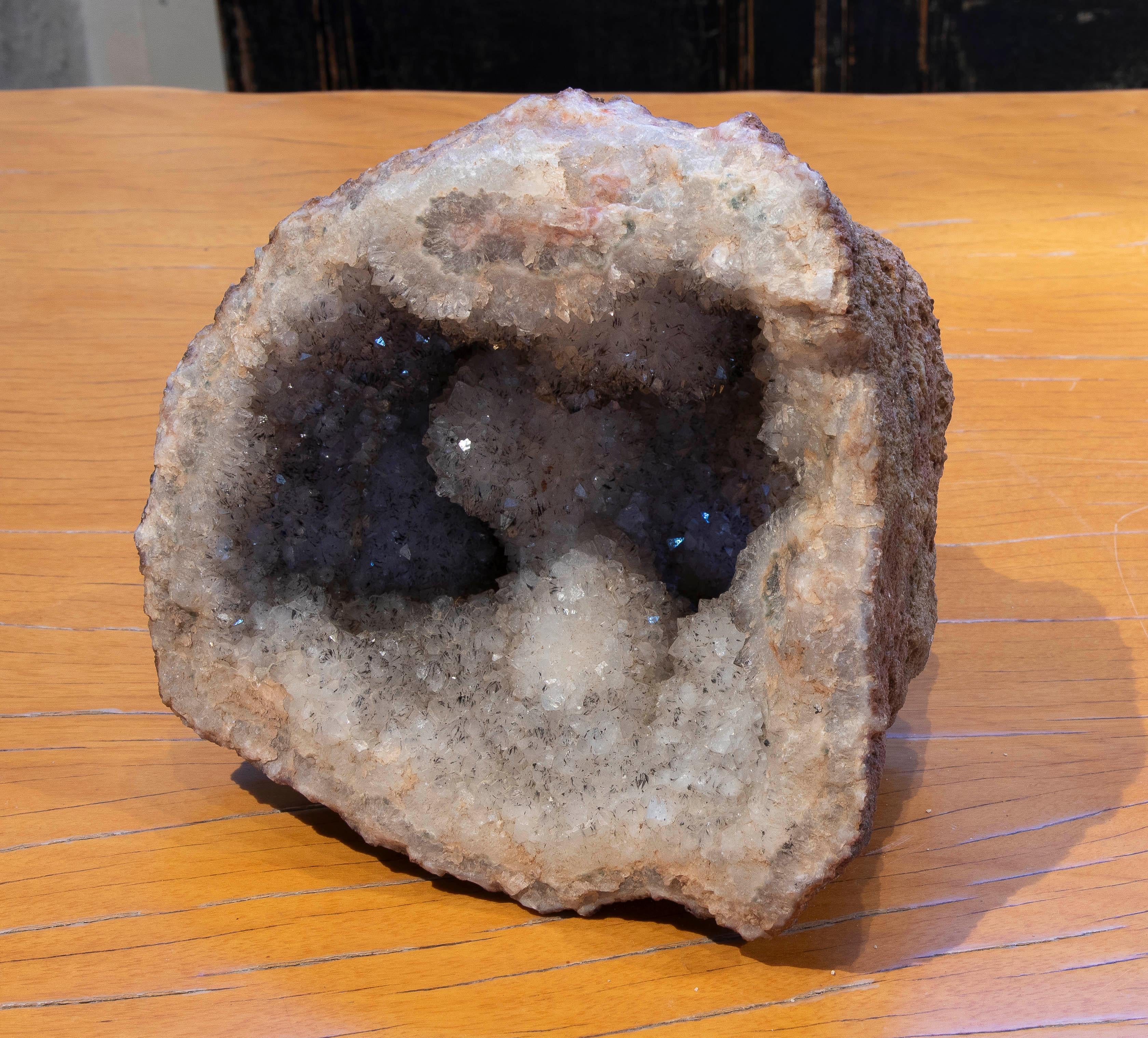 Objet décoratif géode en quartz naturel  Bon état - En vente à Marbella, ES