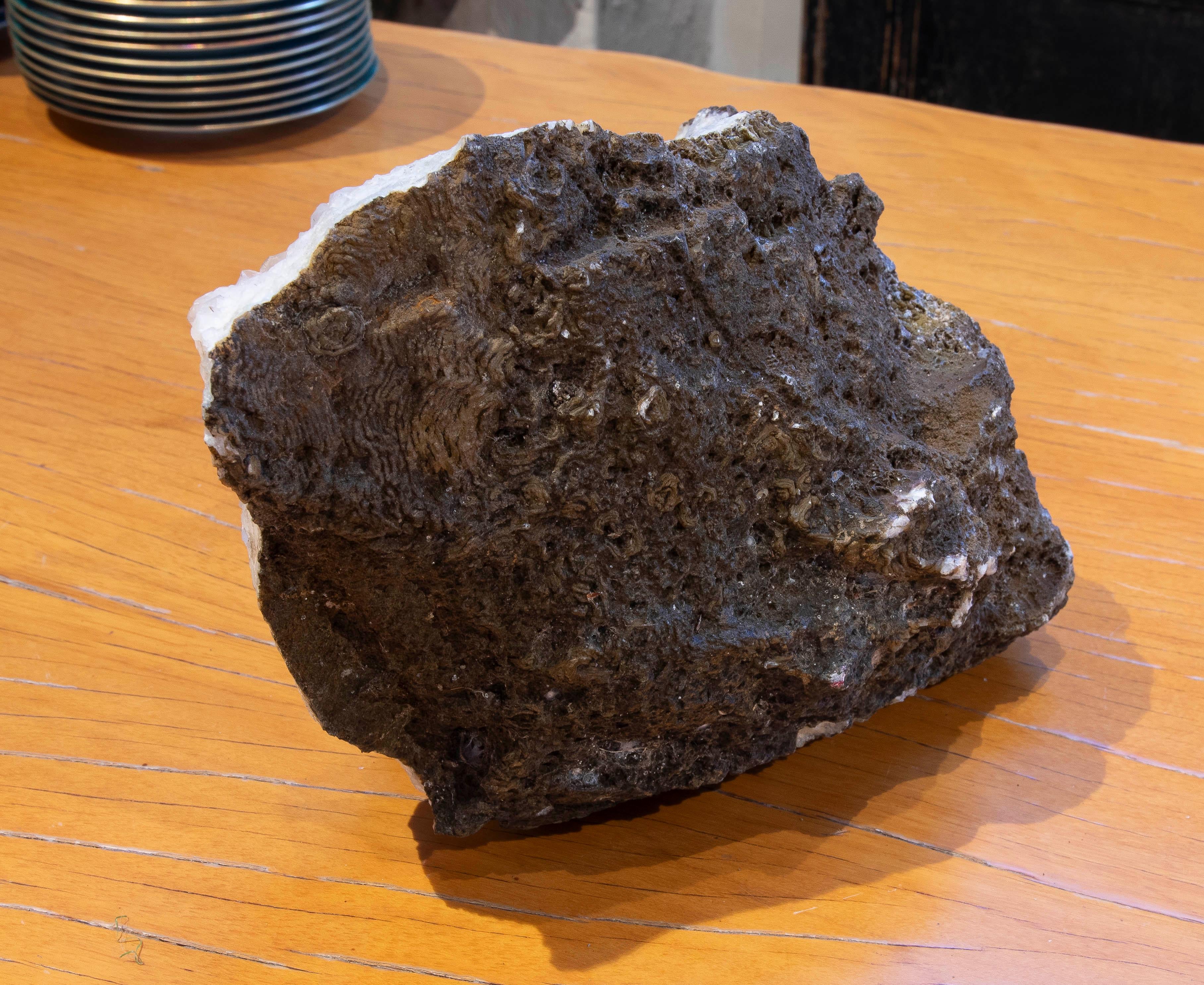 Natural Quartz Geode Decorative Object  In Good Condition In Marbella, ES
