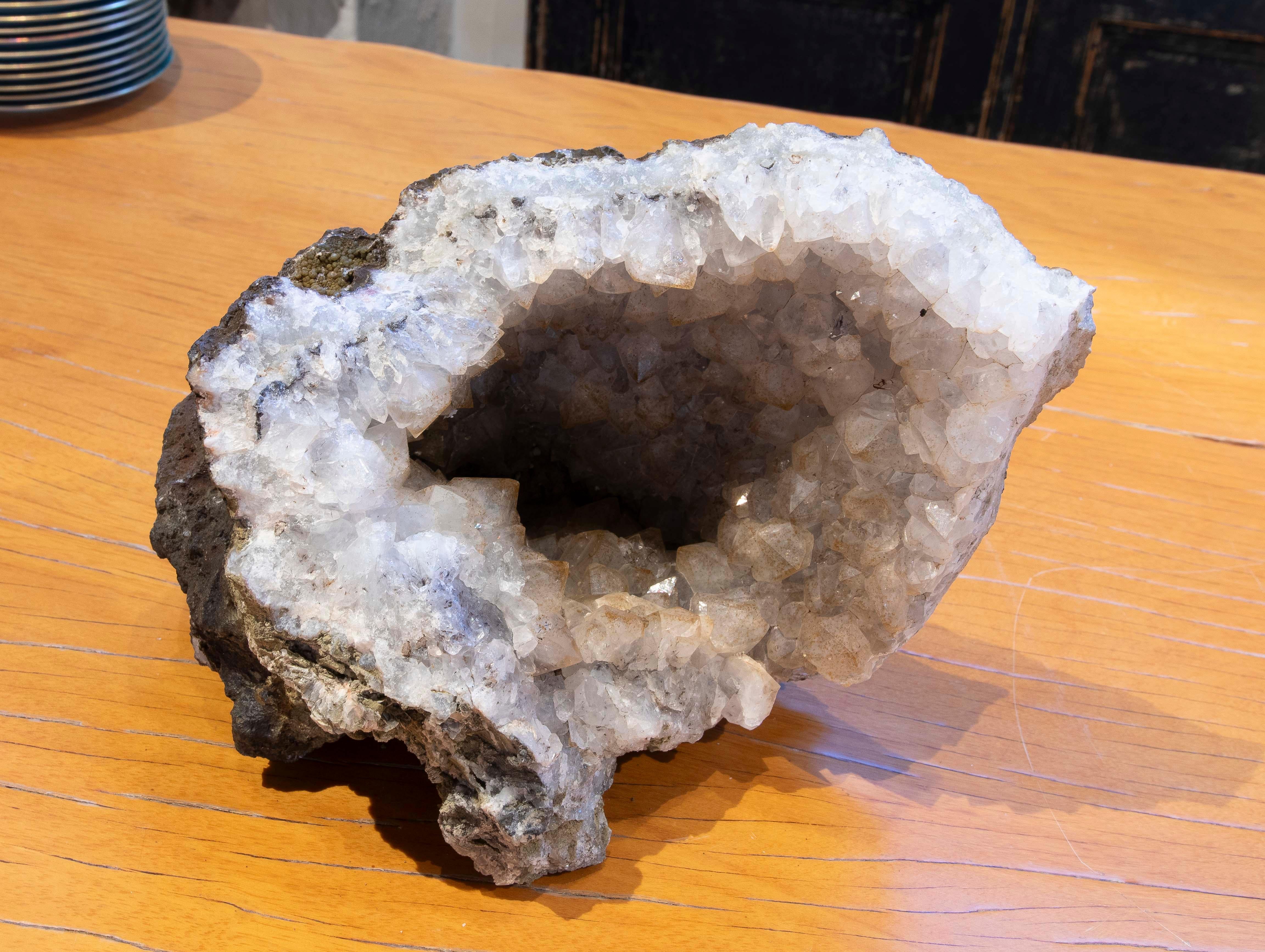 Natural Quartz Geode Decorative Object  For Sale 3