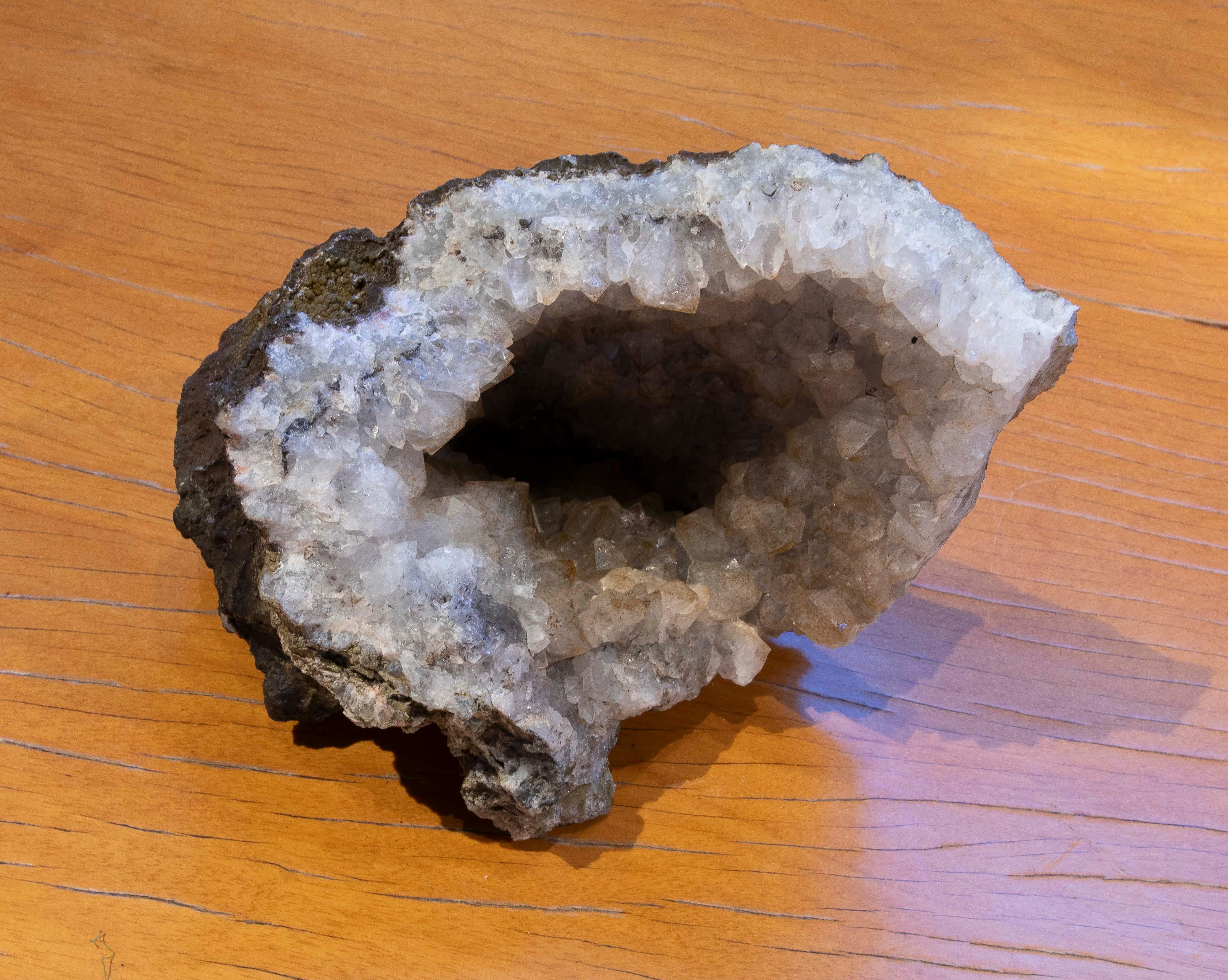 Natural Quartz Geode Decorative Object  For Sale 4