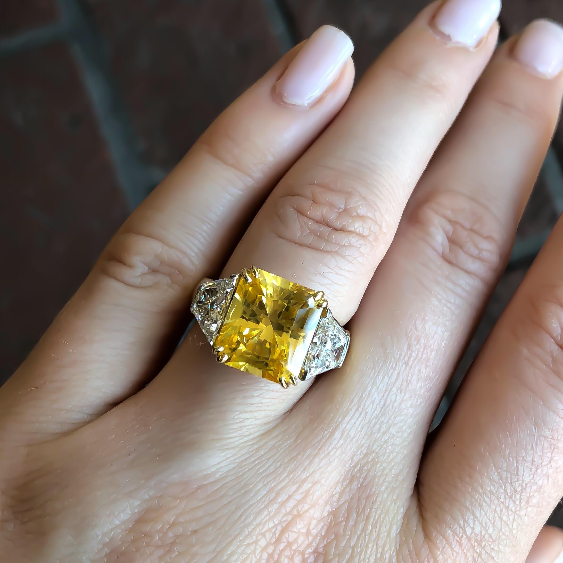 Natural Radiant Yellow Sapphire and Trapezoid Diamond Platinum 18KY Ring 8.16CT For Sale 1