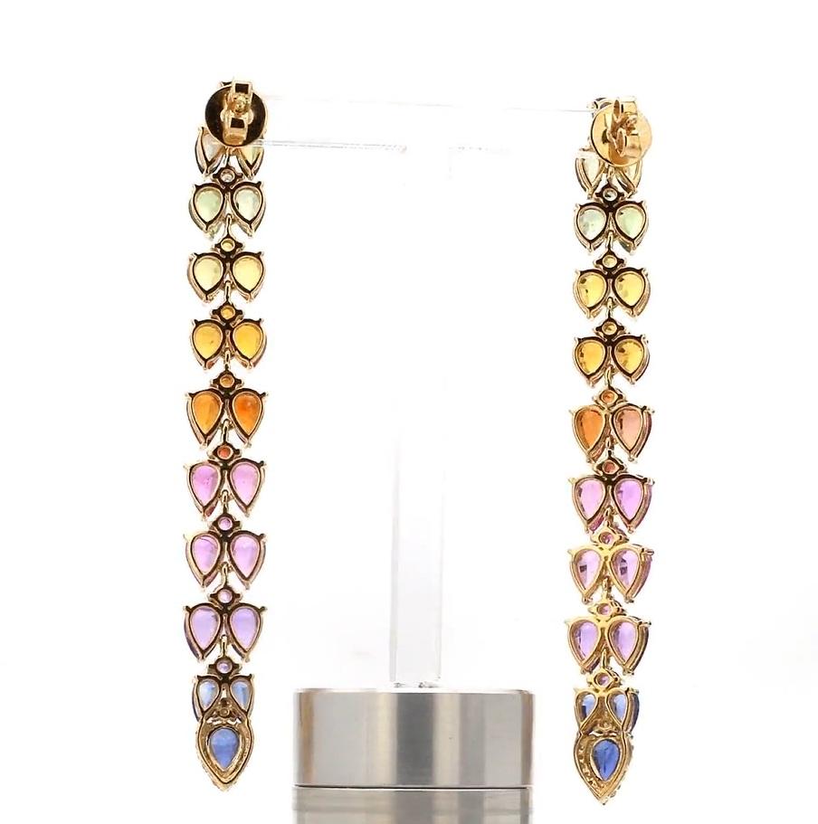Natural rainbow sapphire earrings in 18k gold Pour femmes en vente