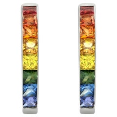 Boucles d'oreilles en or blanc 14 carats avec saphirs multicolores arc-en-ciel naturels 1,20 carat