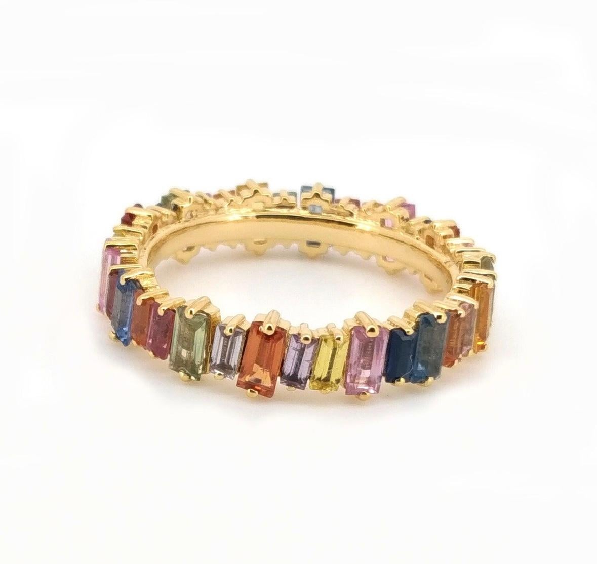 Natürlicher Regenbogen Multi Saphir 3,59 Karat in 18 Karat Gold im Zustand „Neu“ im Angebot in jaipur, IN