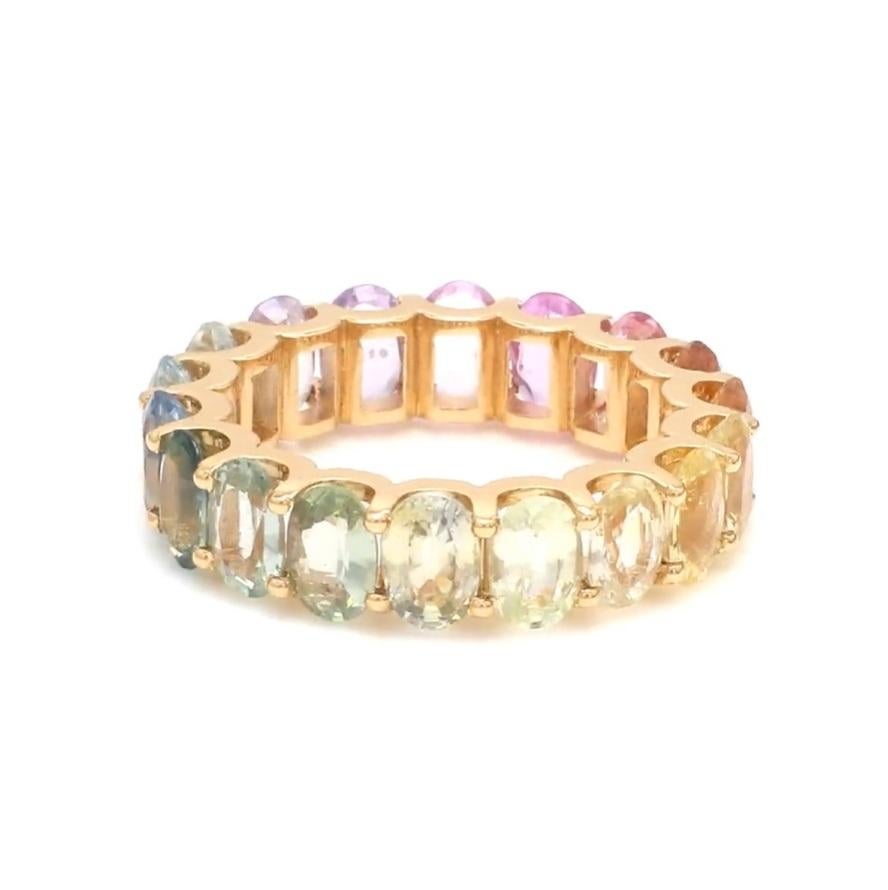 Women's Natural 10.18 cts rainbow sapphire band ring in 18k gold For Sale