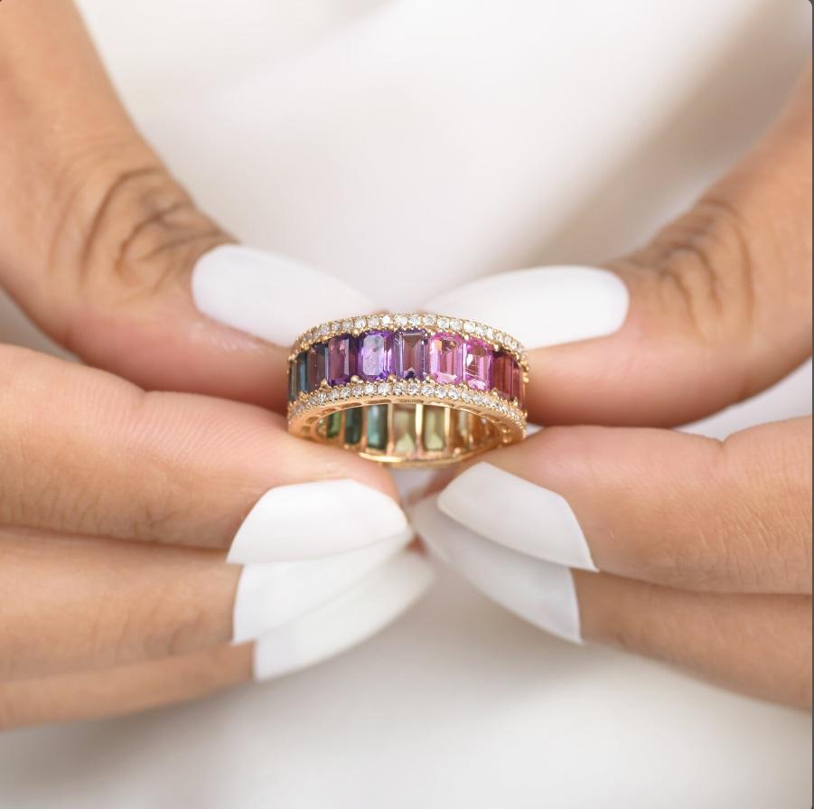 Asscher Cut Natural 6.29 cts  rainbow sapphire & 0.62 cts diamond ring in 14k gold For Sale